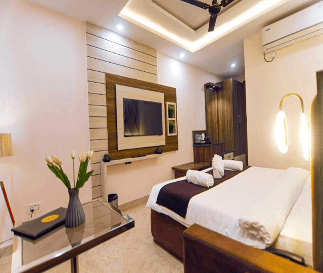 White Panda Hotels Paarth Grand photo 4