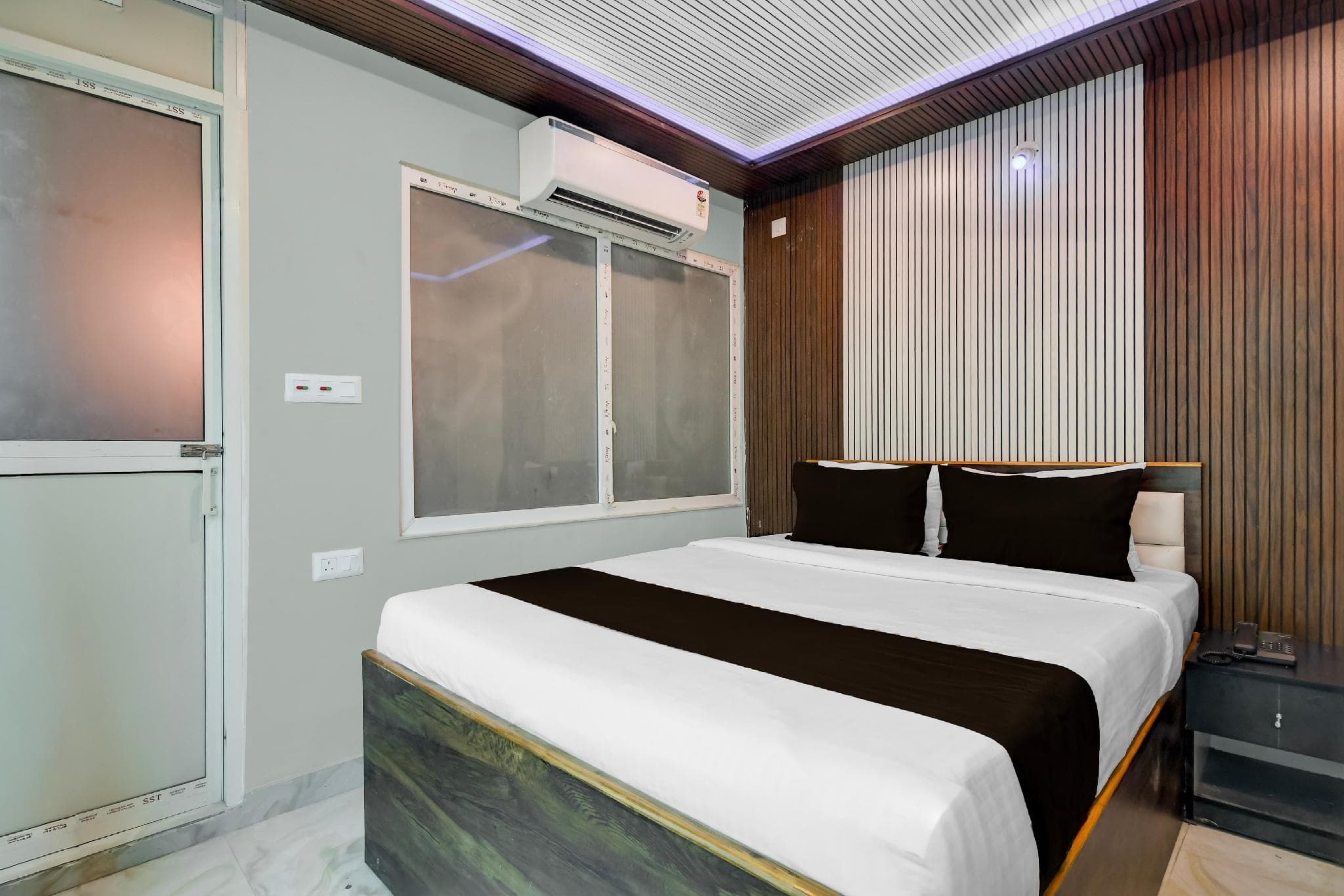 Super Townhouse Madhyamgram Chowmatha Bus Terminal Kolkata Formerly Star Guest House photo 4