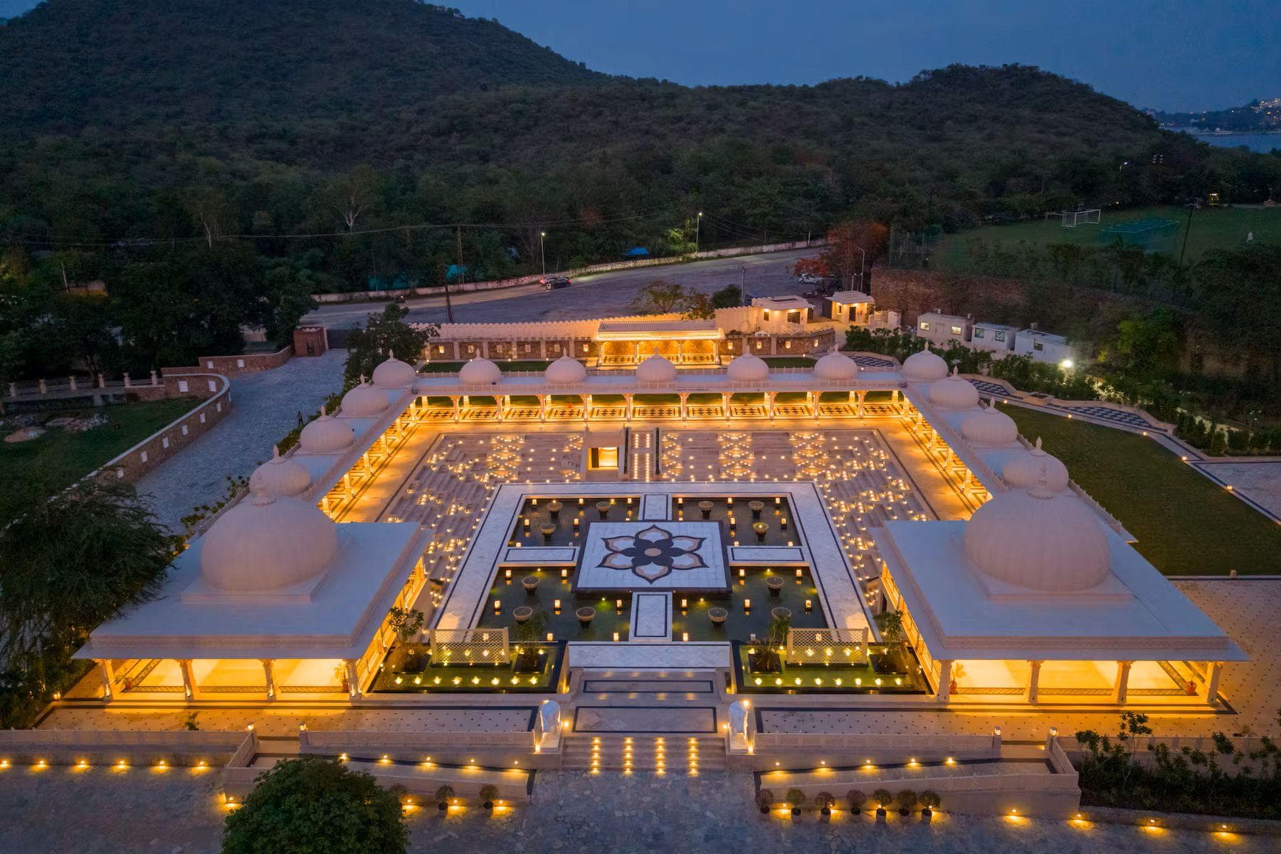 Wyndham Grand Udaipur Fateh Sagar Lake photo 5