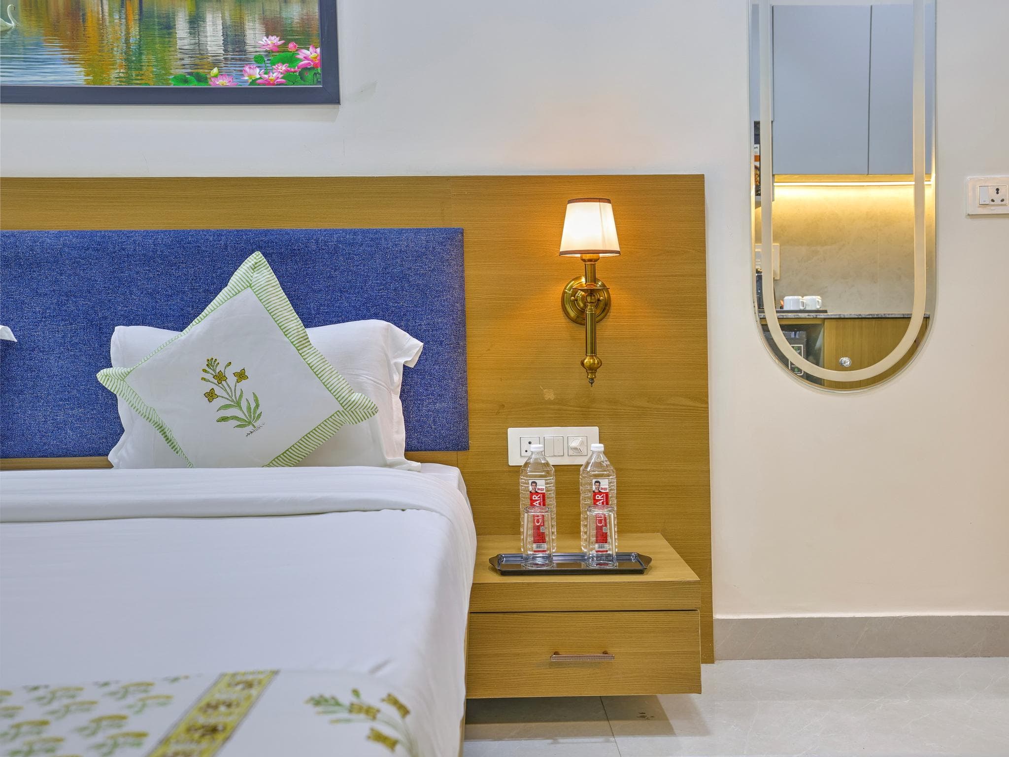 SkyLuxuria Medicity Hotel & Service Apartments photo 2