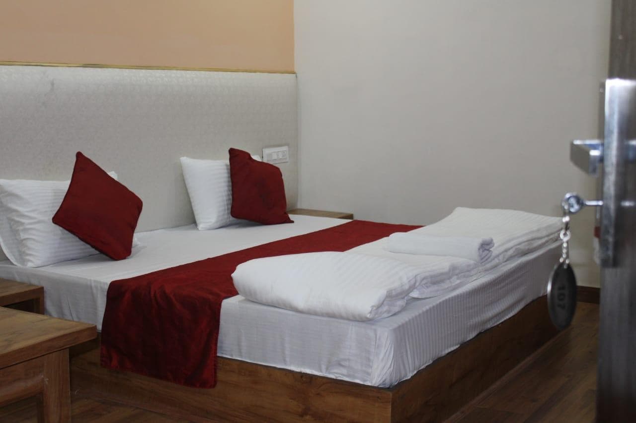 Hotel Black Diamond Zirakpur Bustan