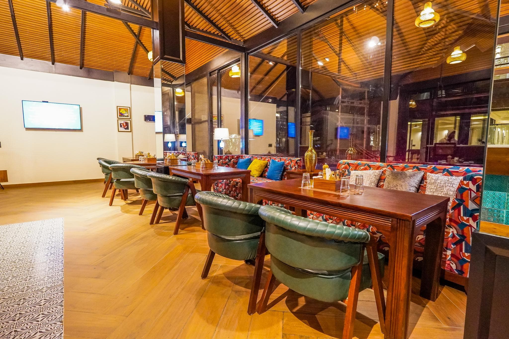 Carom Hotel Manali photo 5