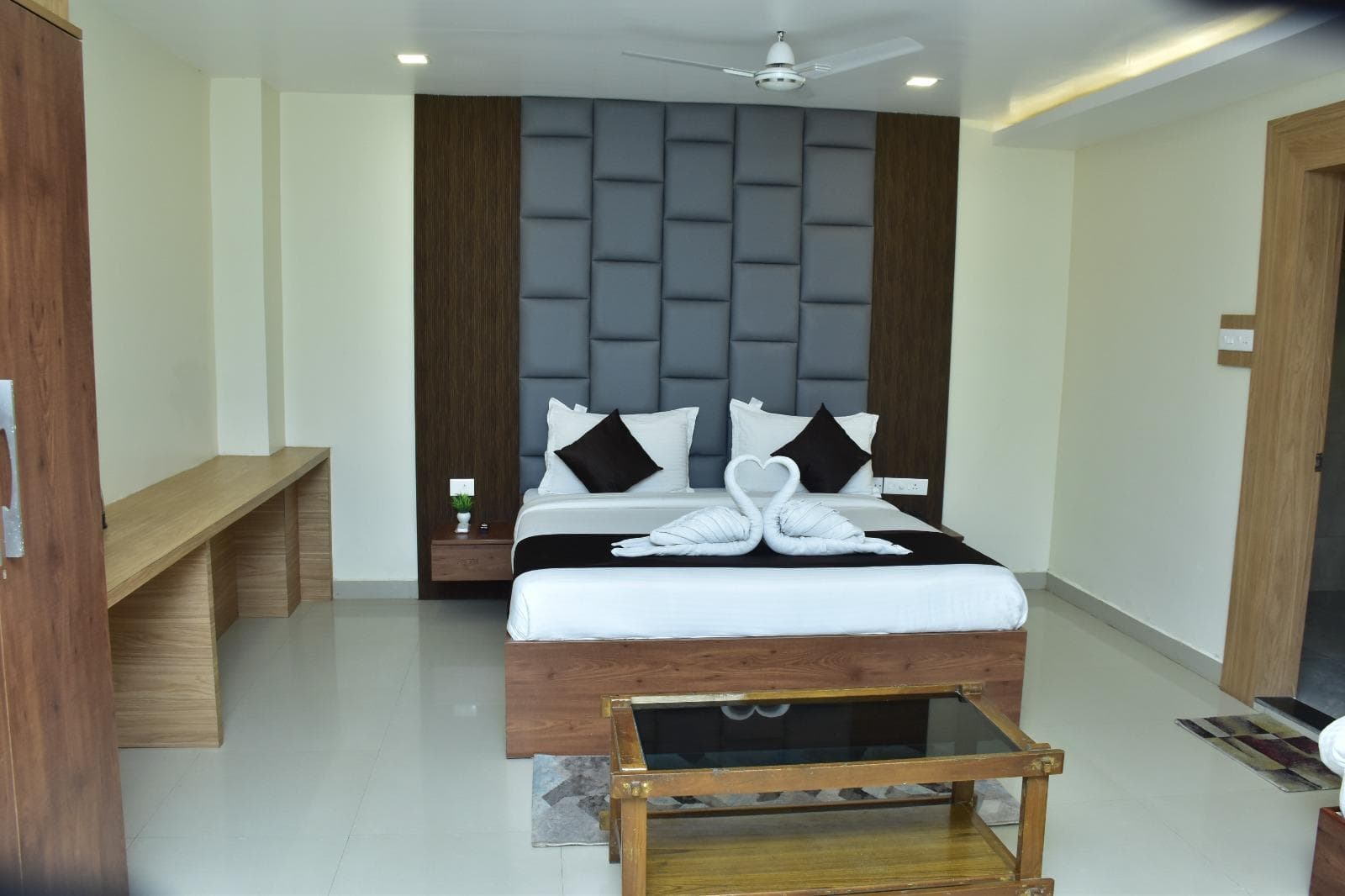Hotel Safal Exotica Very Close to Sea Beach photo 3