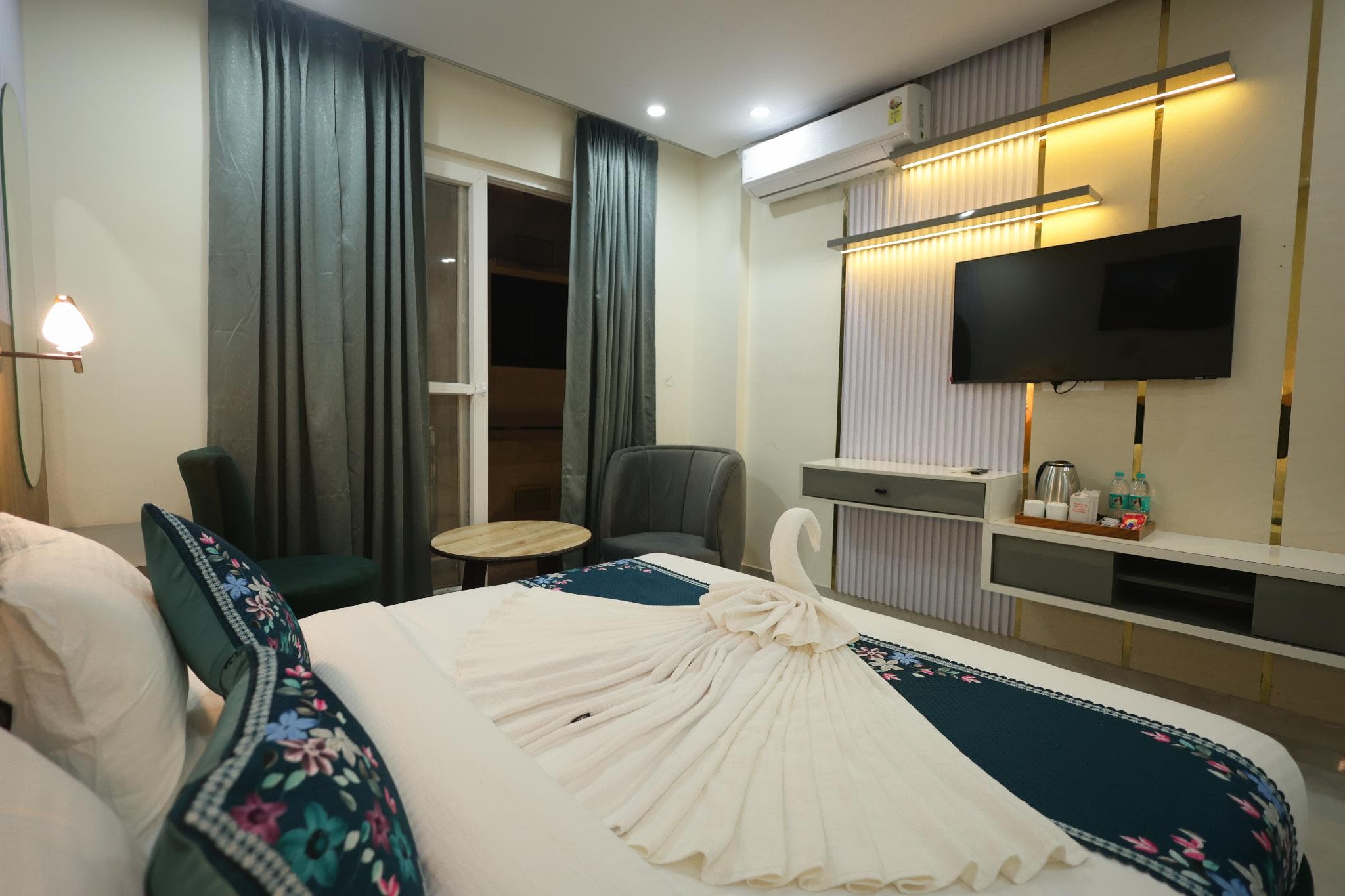 Roots and Peaks Wellness Hotel photo 2