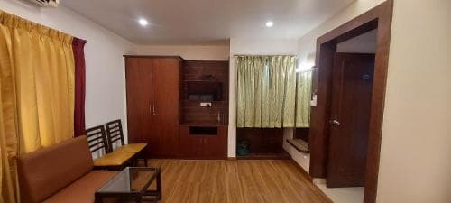 Hotel Sri Krishna Veg and Residency Murugeshpalya photo 5