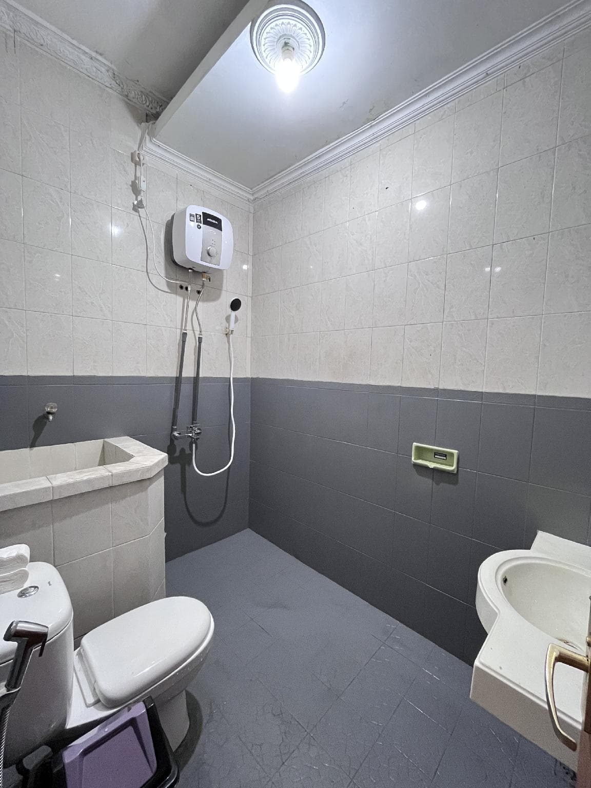 Bromo Breeze Malang Hostel photo 4