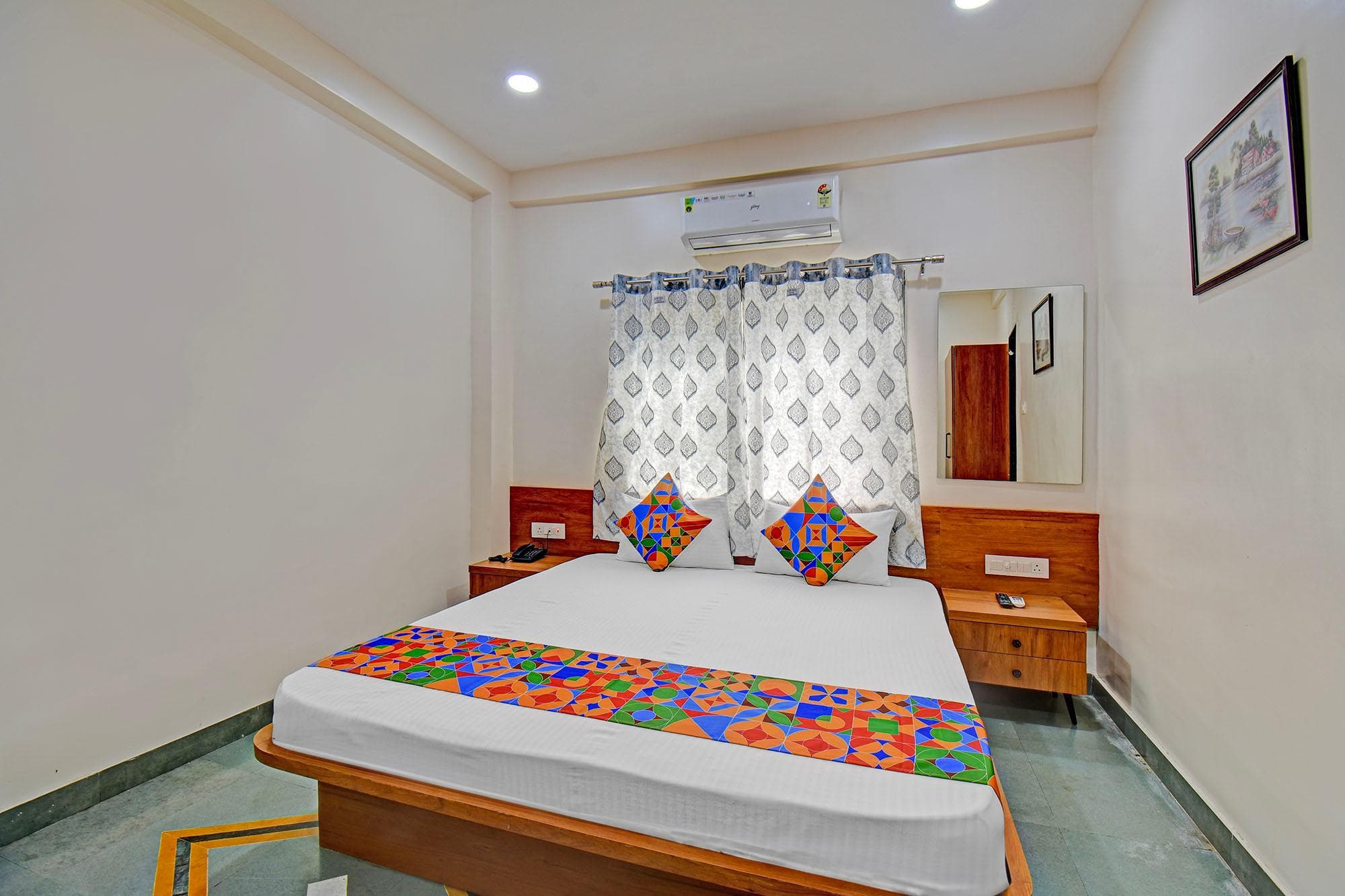 Via Kanak Executive photo 2