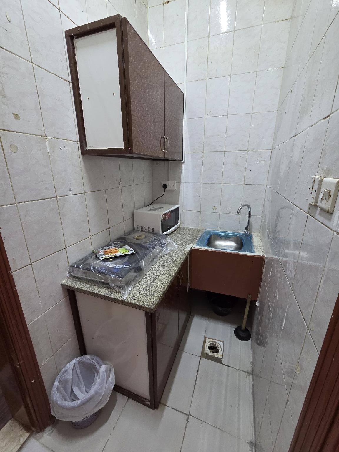 Studio Apartment With Attached Kitchen & Bathroom photo 3