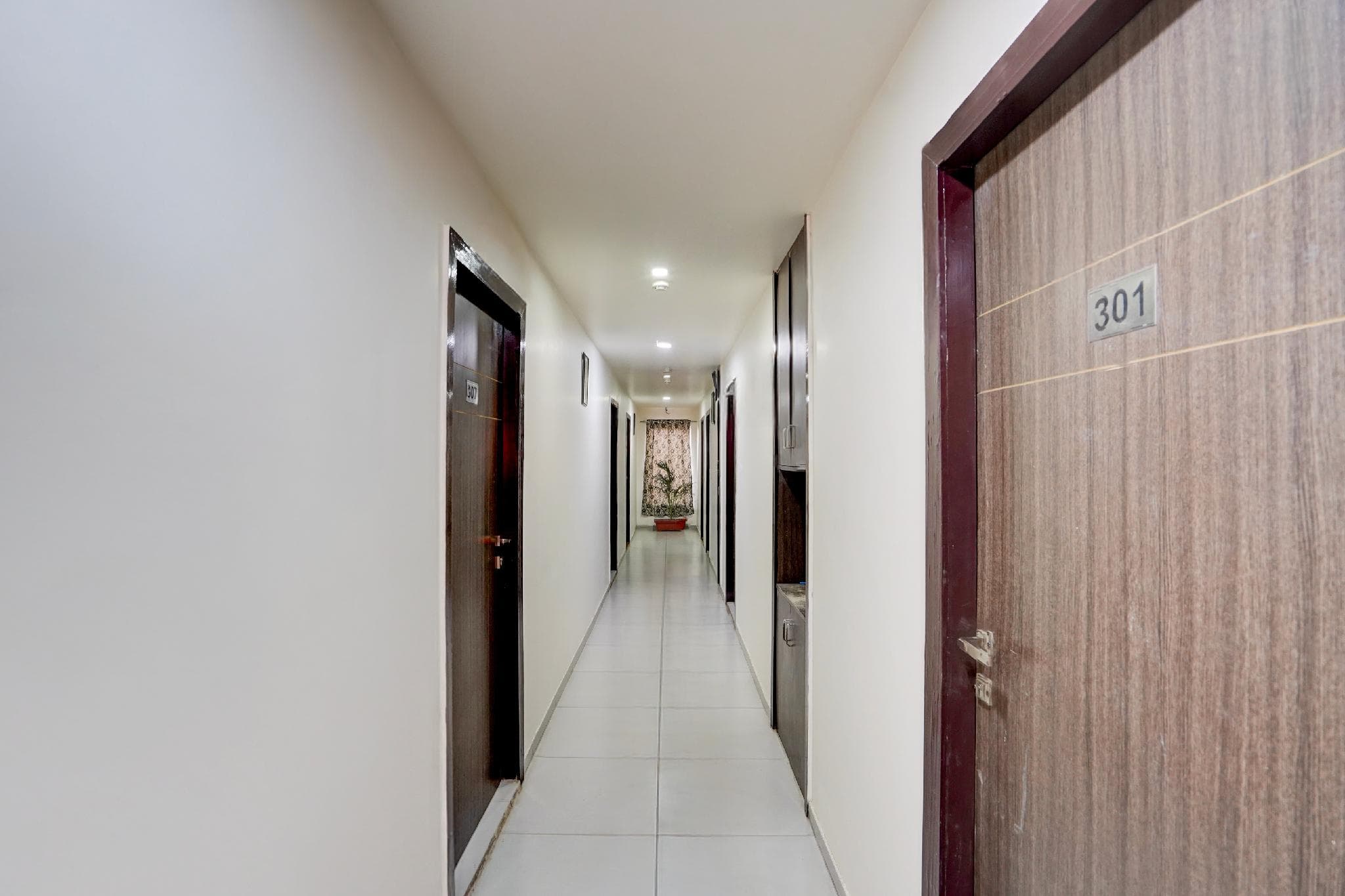 Super Collection O Sur Sagar Lakeview Vadodara Formerly Vintage Inn photo 4