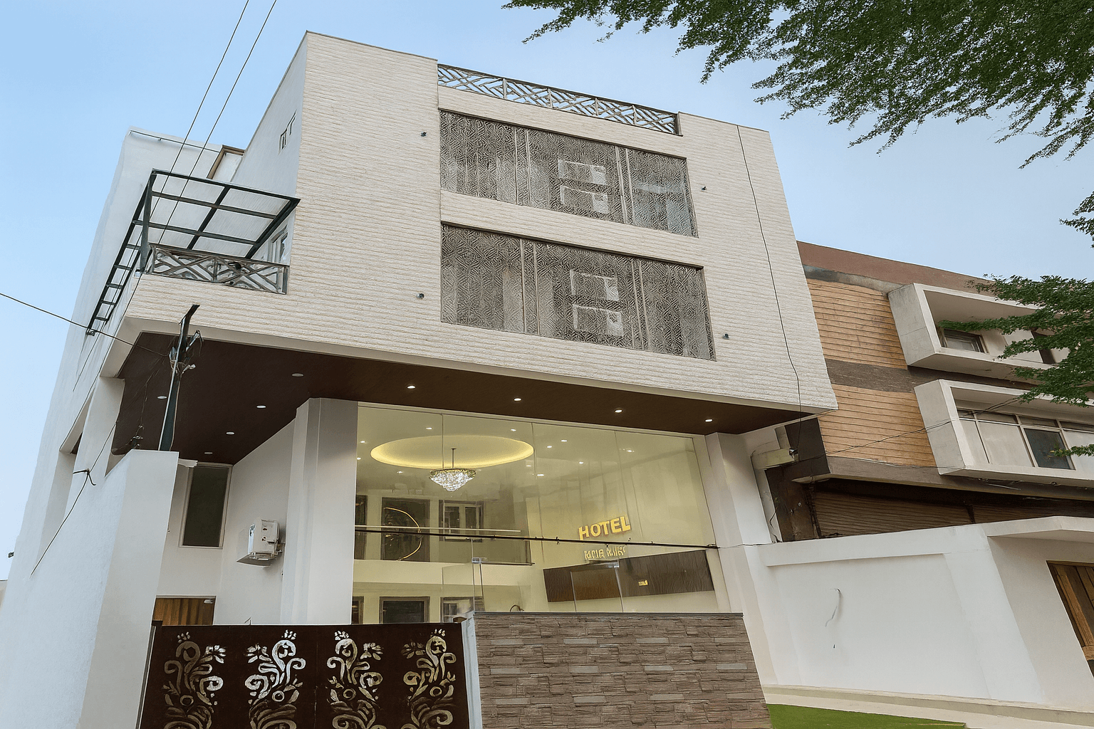 HOTEL MANGALAM REGENCY