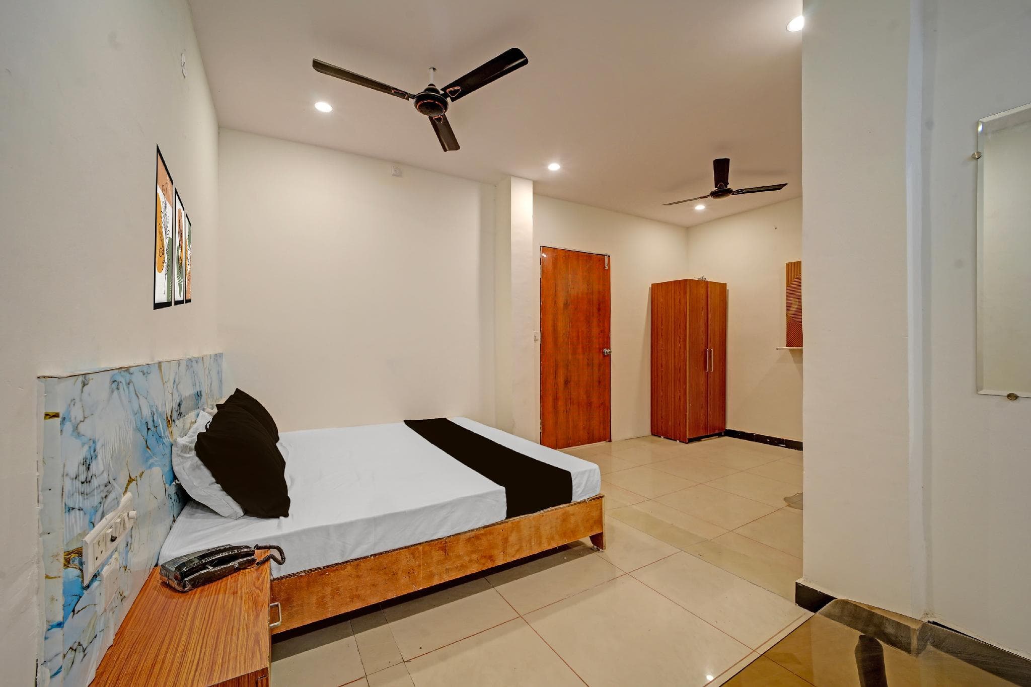 Super Collection O Azad Nagar Ayodhya Bypass Road Bhopal Formerly Hotel Inbox photo 5