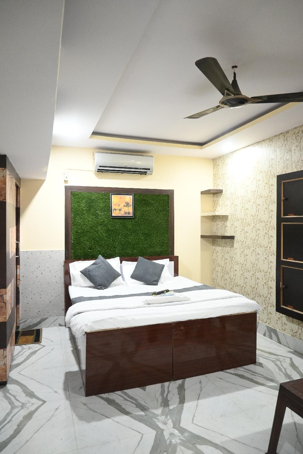 Hotel Omkar Residency photo 3