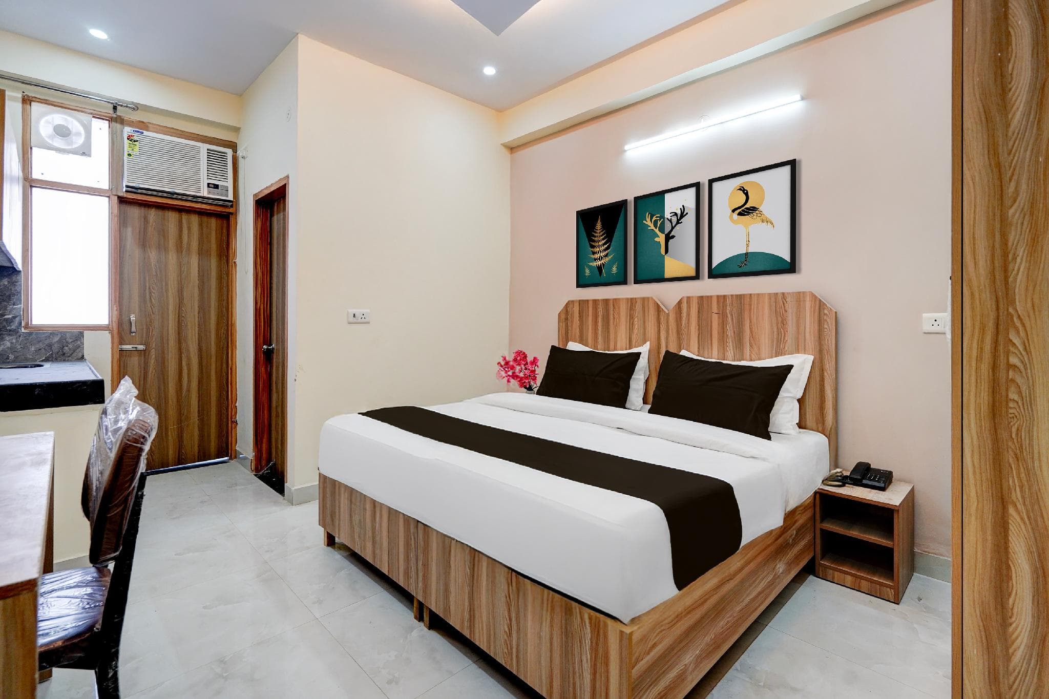 Super Townhouse Sector 18 Udhyog Vihar photo 2
