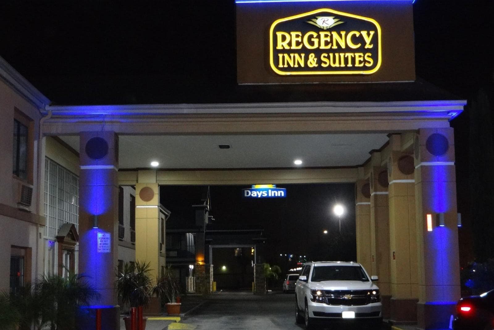Regency Inn & Suites Houston East I 10 photo 3