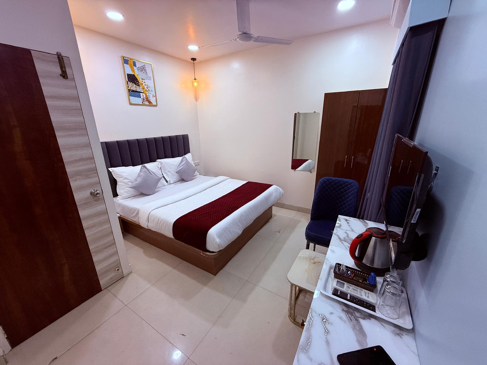 Hotel Silver Leaf