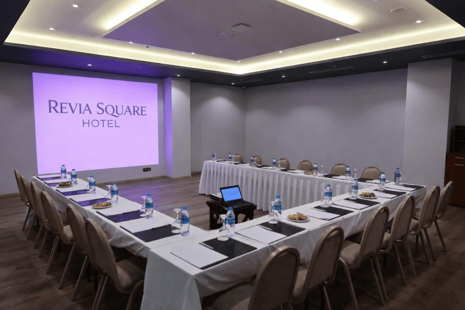 Revia Square Hotel photo 4