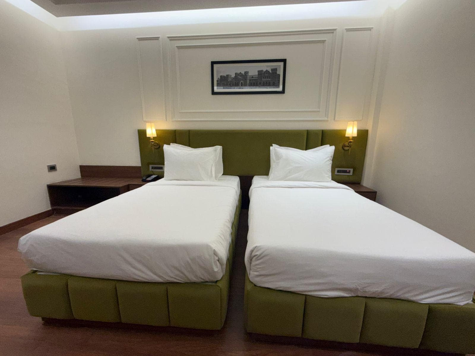 Saltstayz Premier - Noida, Near Sector 18 Metro Station