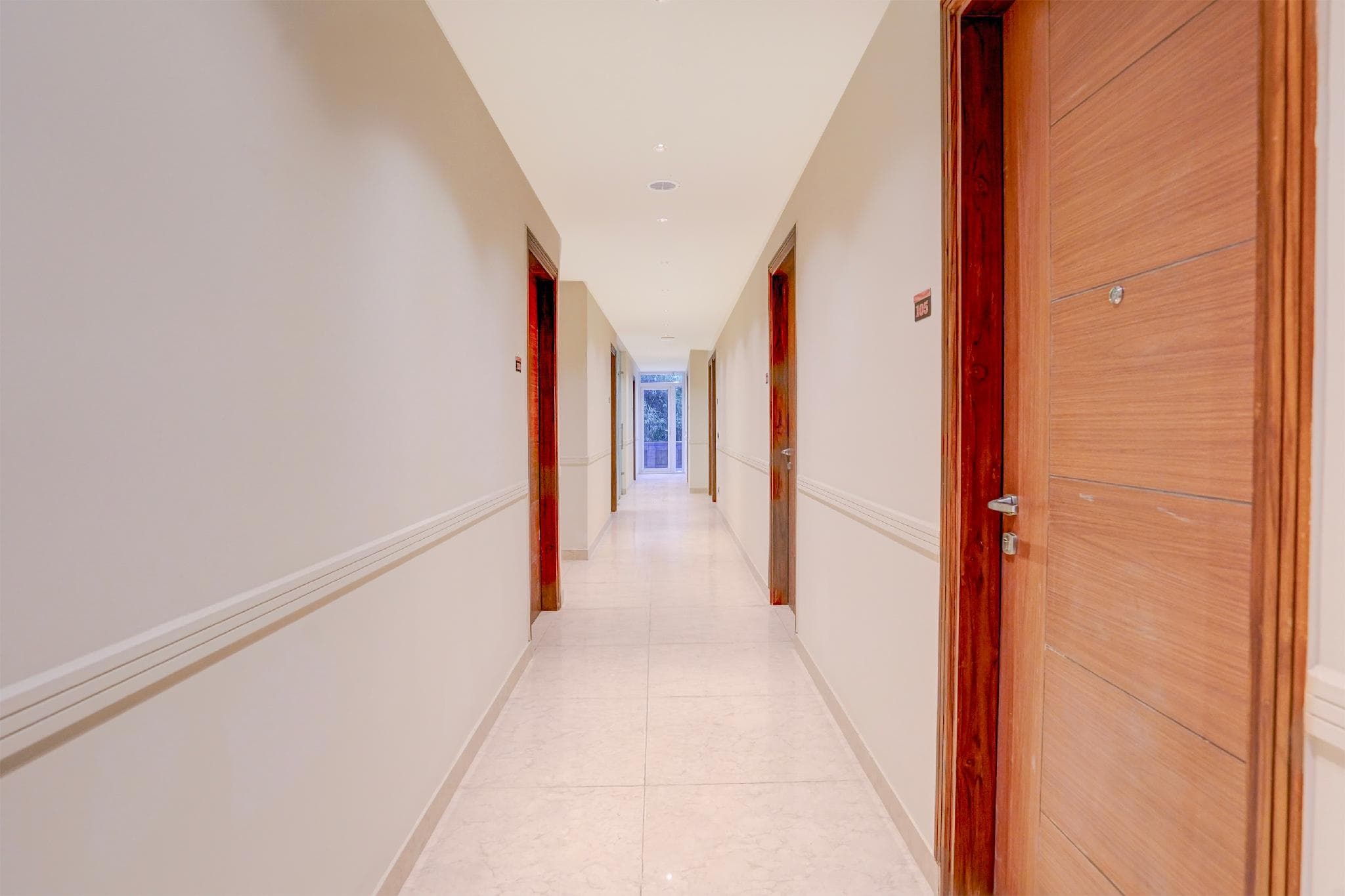 Townhouse Oak Sector 31 Noida photo 5