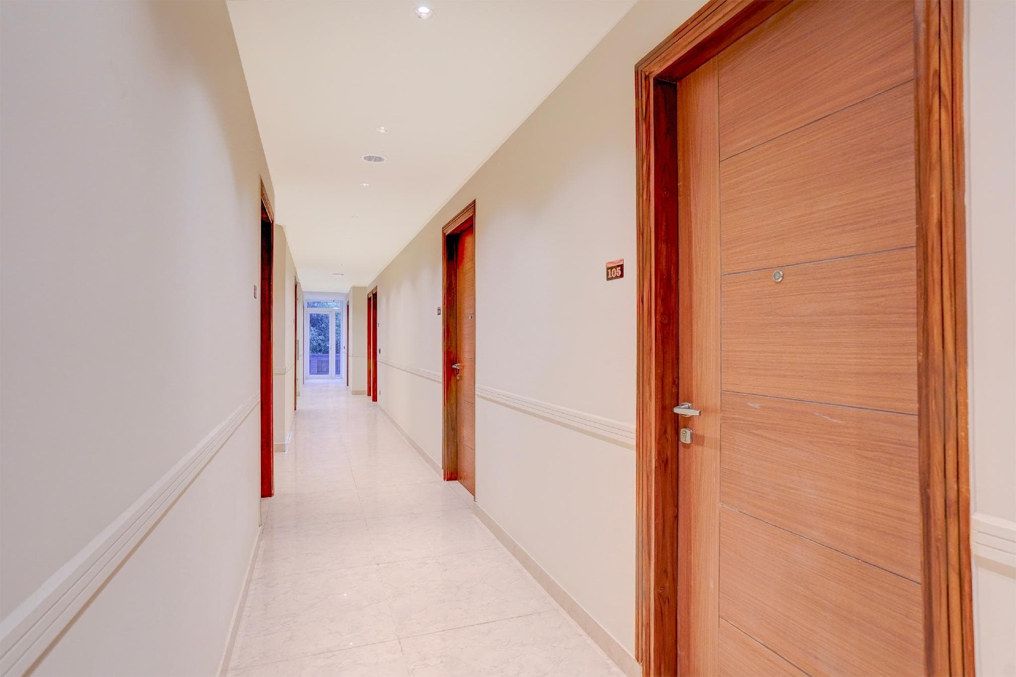 Townhouse Oak Sector 31 Noida photo 4