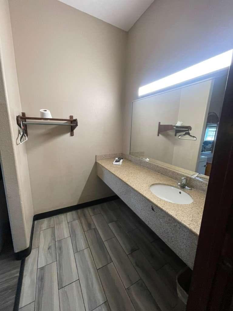 Airport Inn & Suites South Padre Island I 37 photo 3