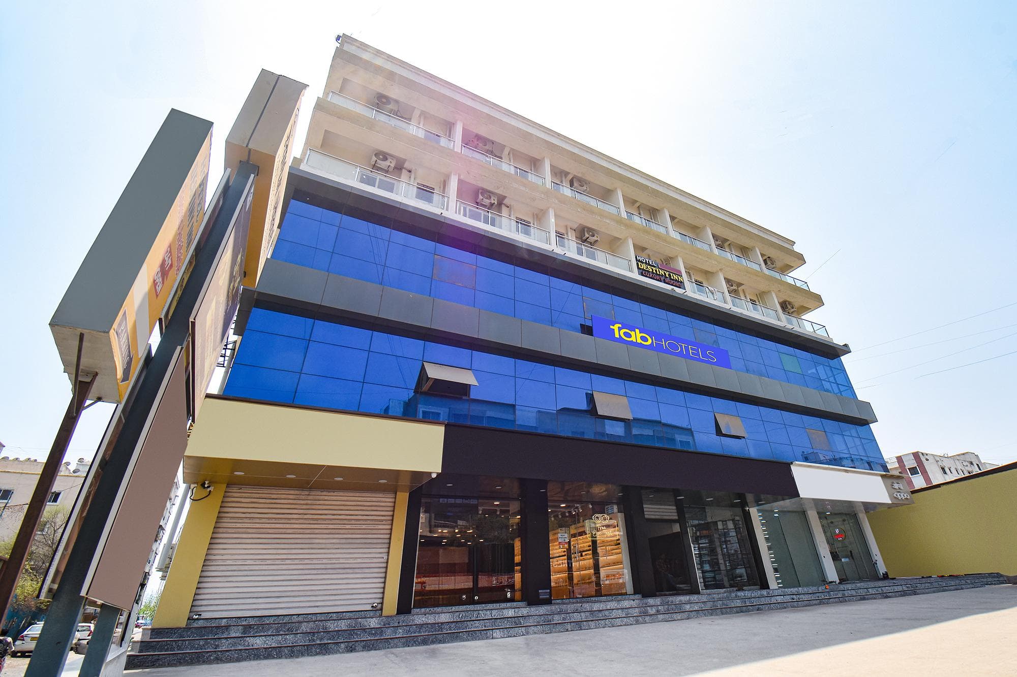 FabHotel Destiny Living