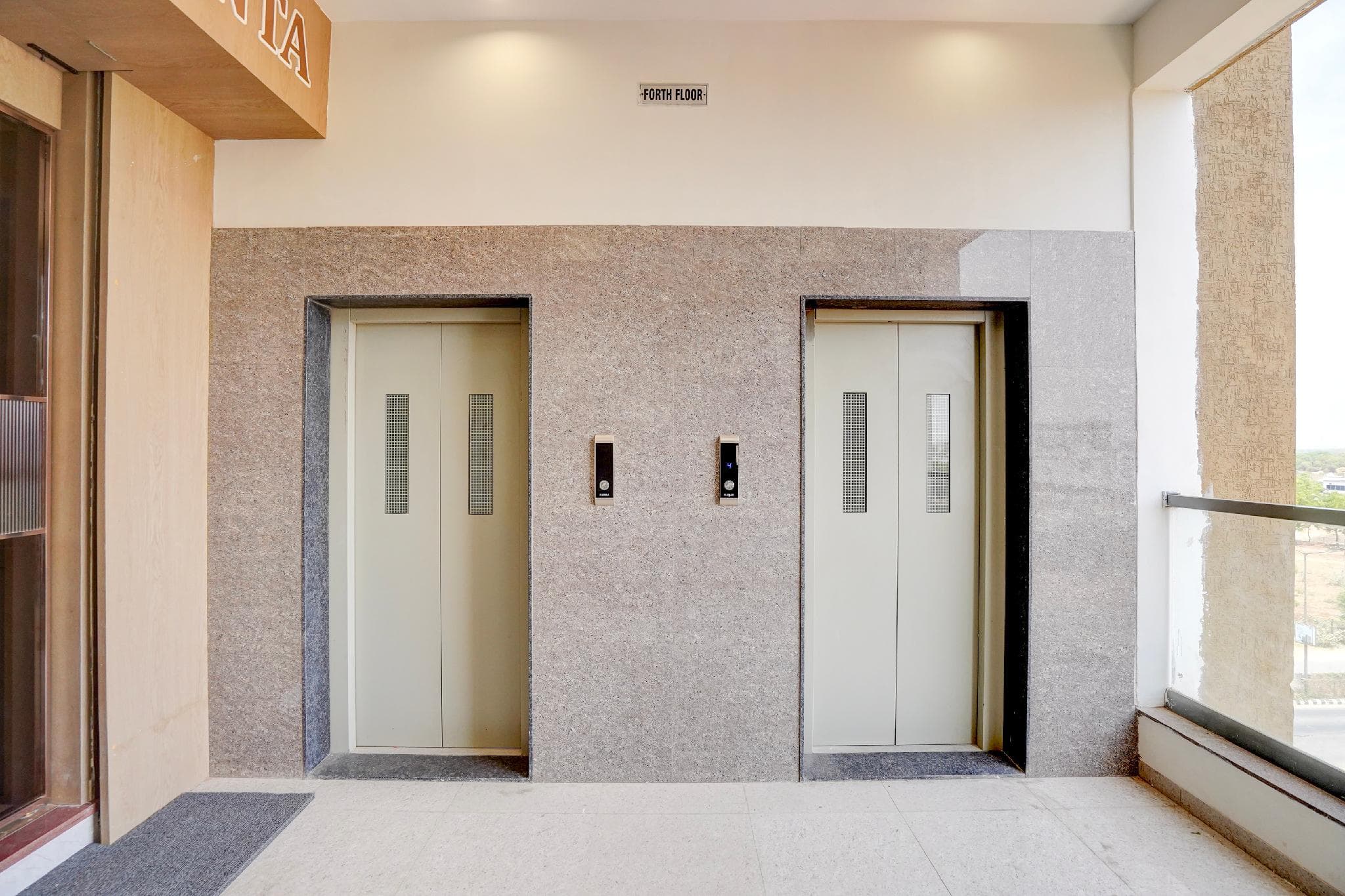 HOTEL LEGENTA photo 5