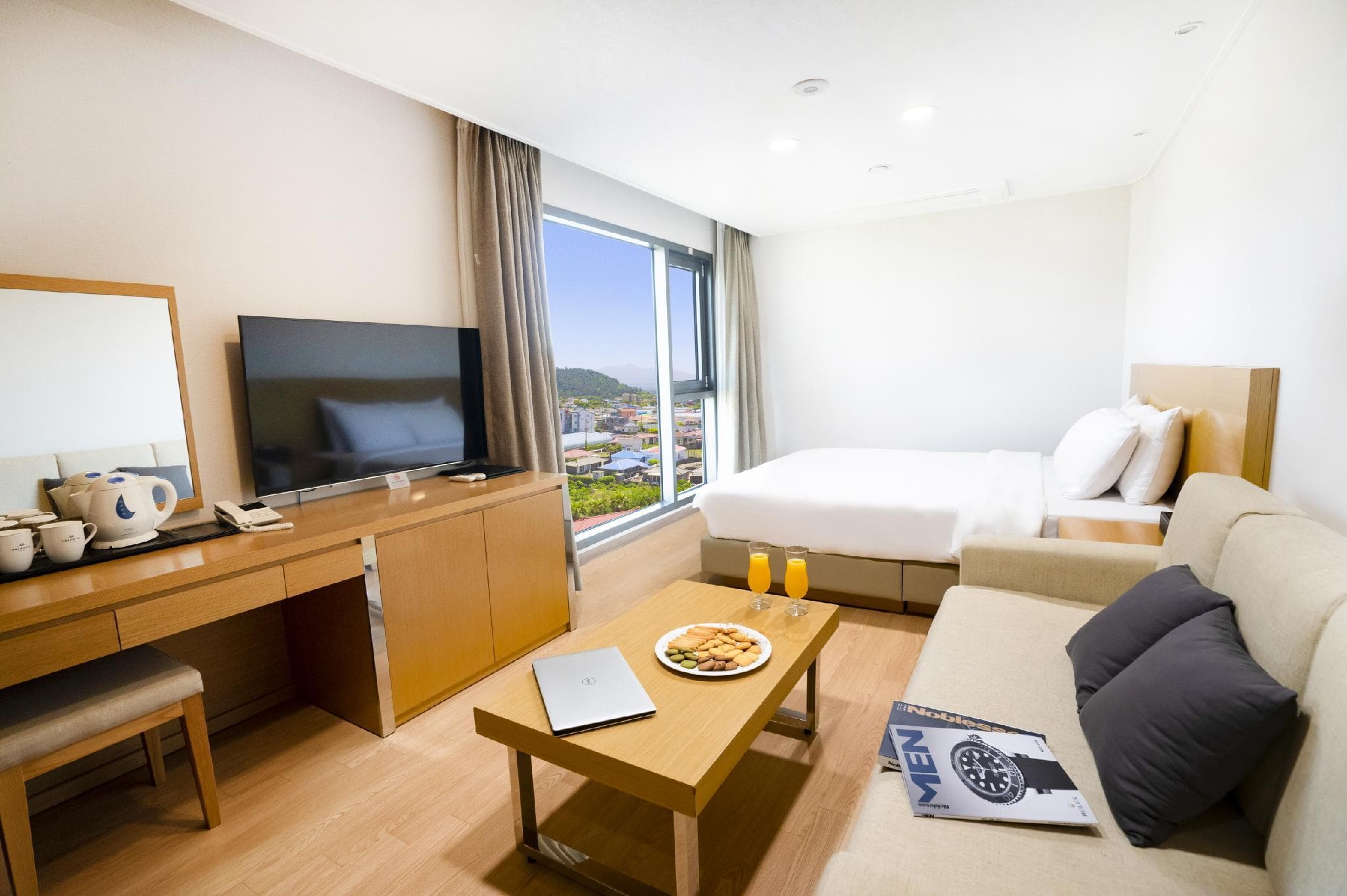Uni Hotel Jeju photo 2