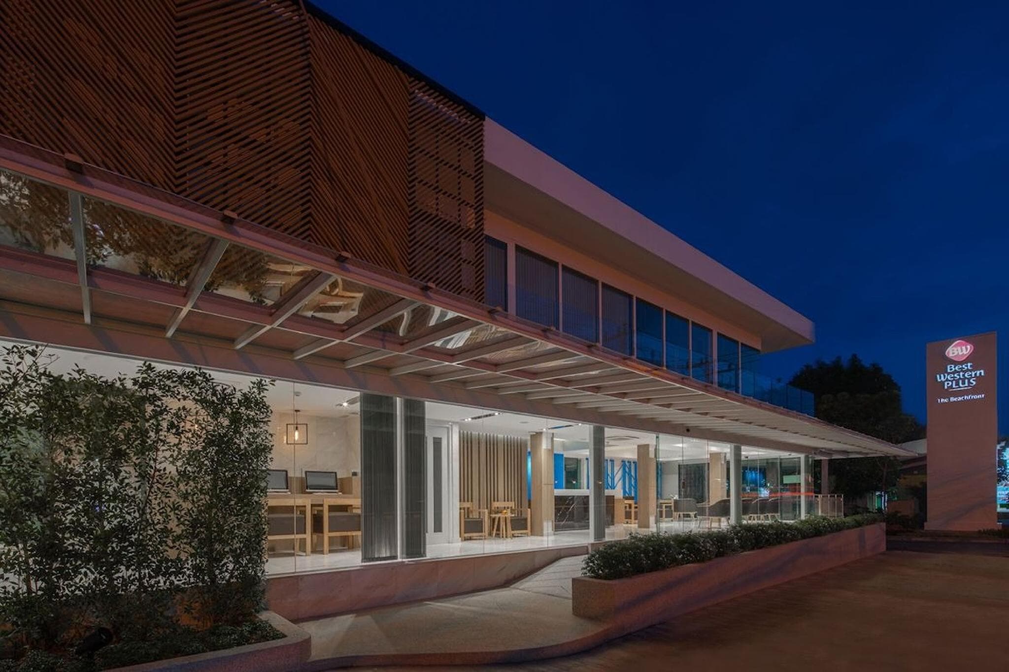 The Beachfront Hotel Phuket photo 5