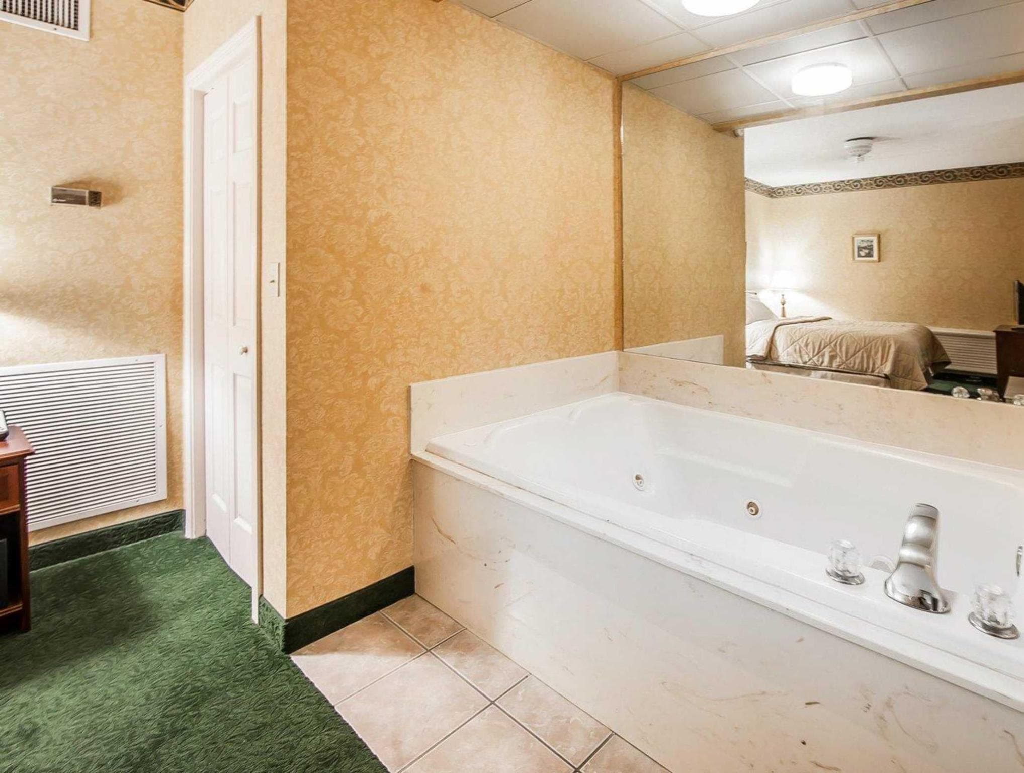 Clarion Inn Willow River photo 2