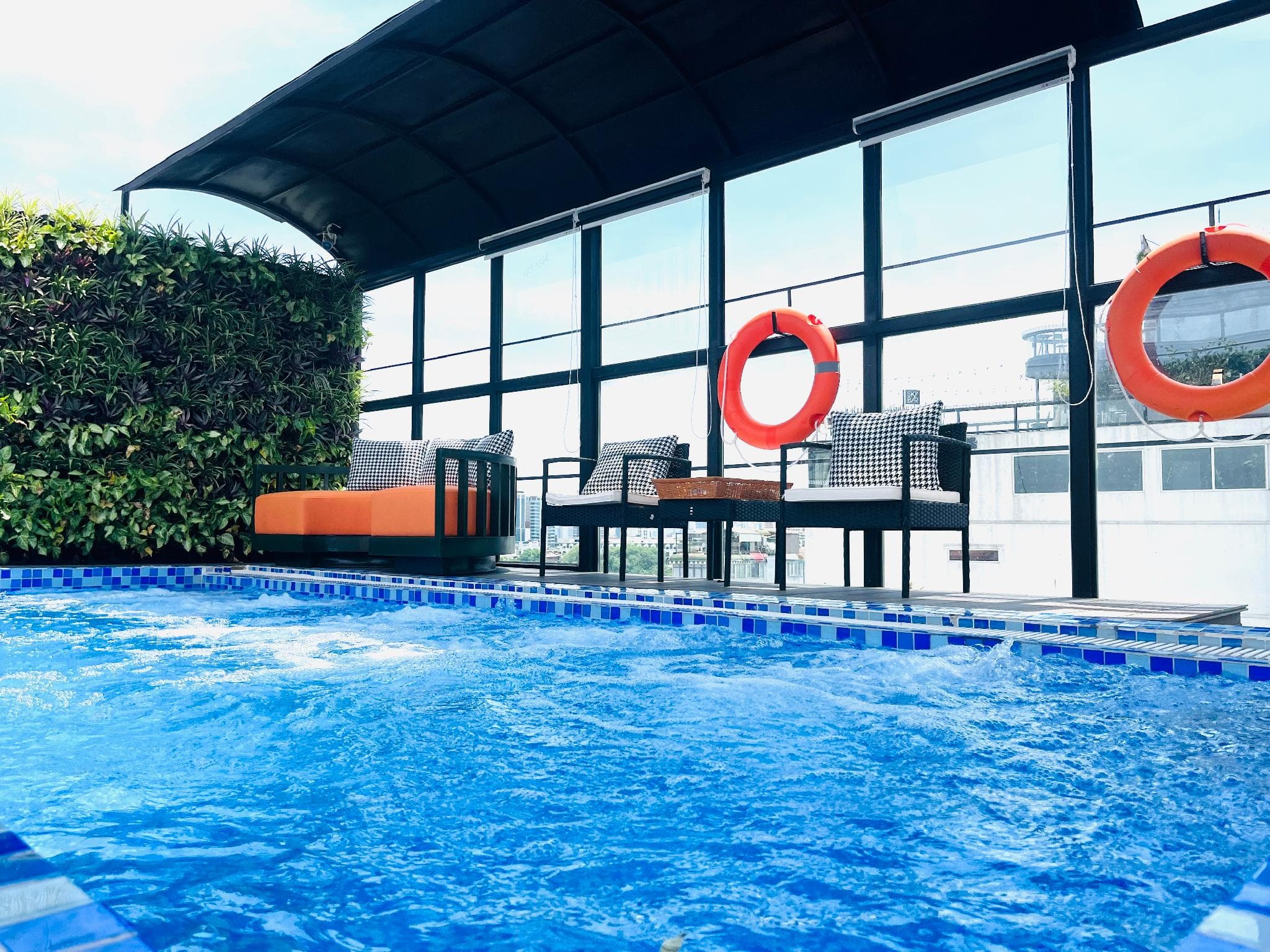 Shining Central Hotel and Spa