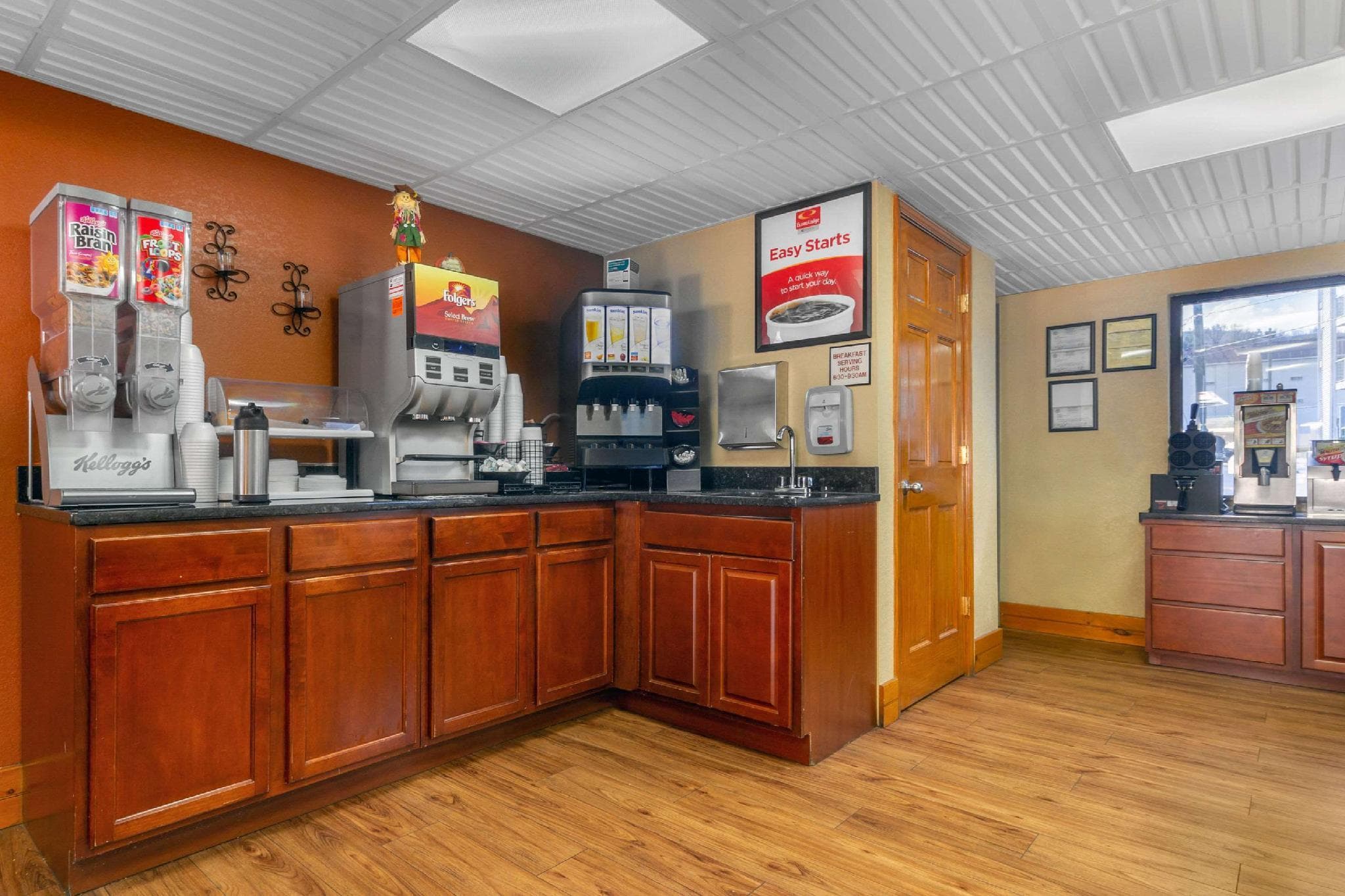 Econo Lodge Inn & Suites Gatlinburg at the Convention Center photo 4