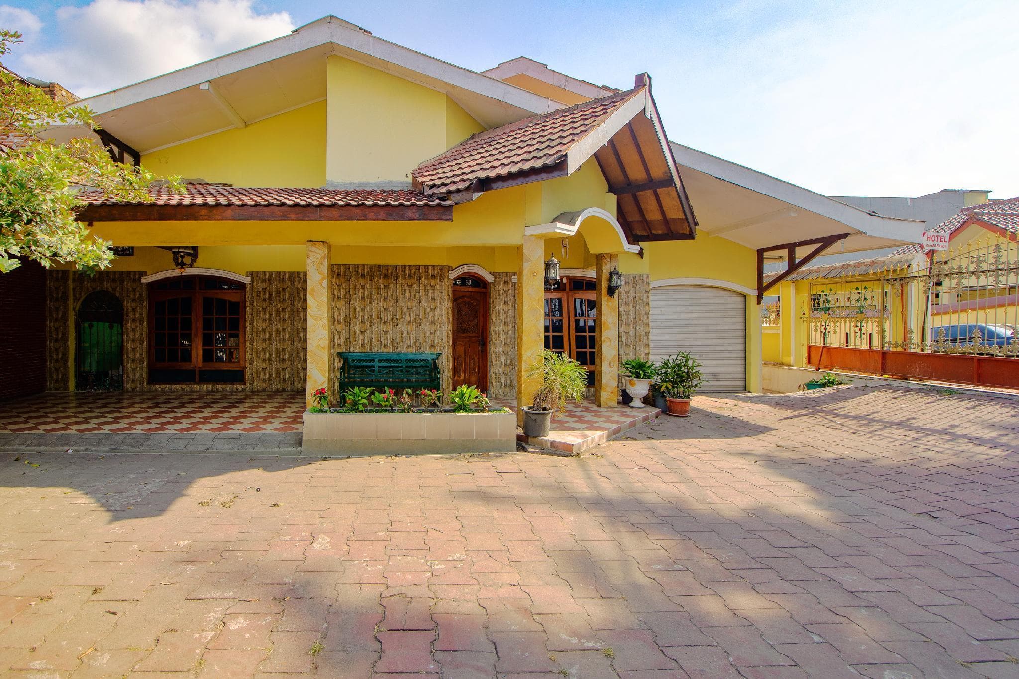 OYO 1770 Hotel Mawar Saron 2 photo 5