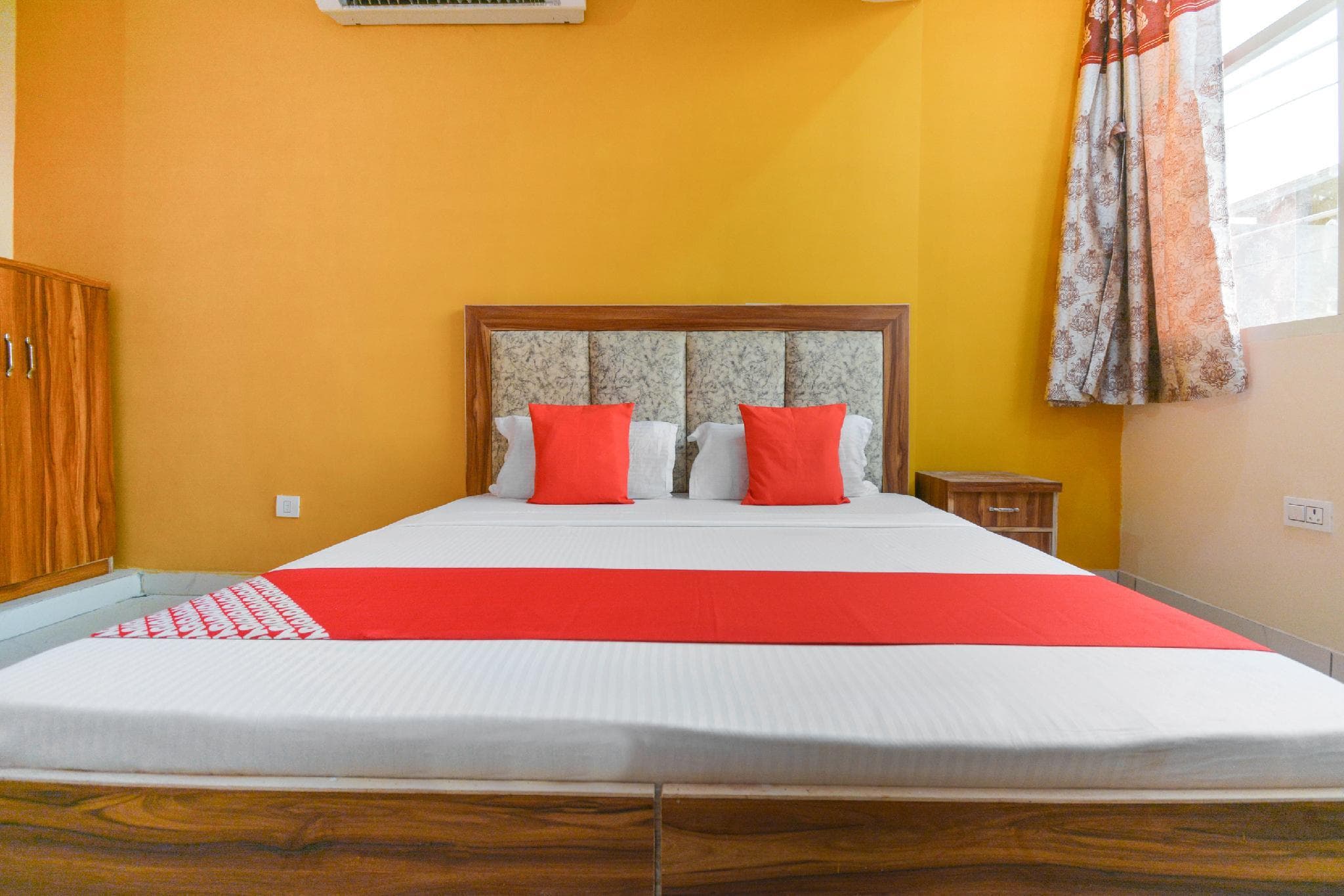 OYO 60851 Hotel SK Grand photo 2