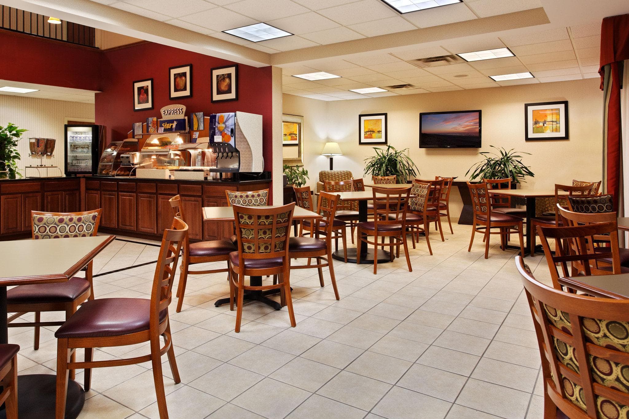 Holiday Inn Express Hotel & Suites Knoxville-North-I-75 Exit 112 By IHG photo 3