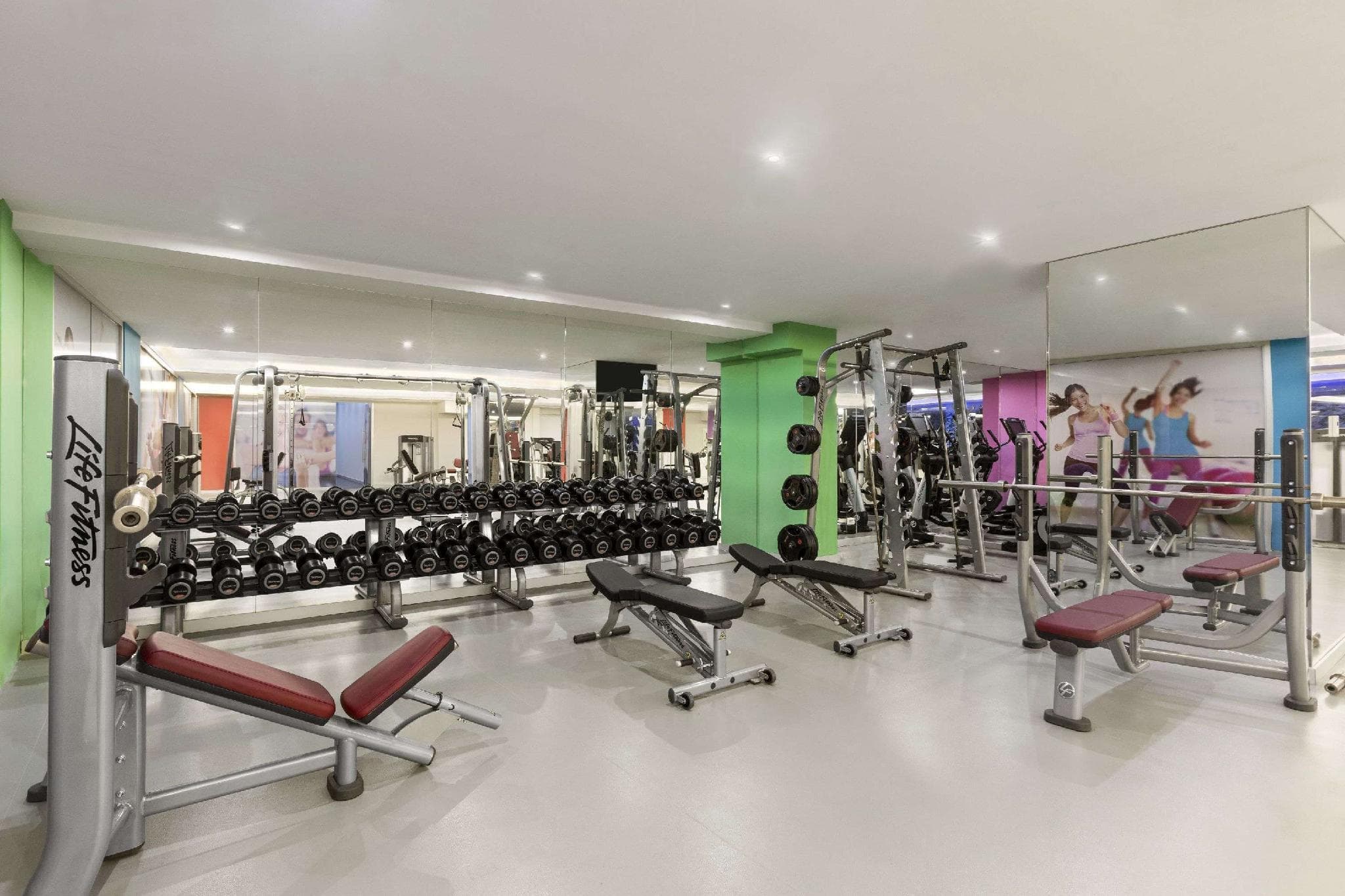 Ramada Hotel by Wyndham Istanbul Merter photo 4