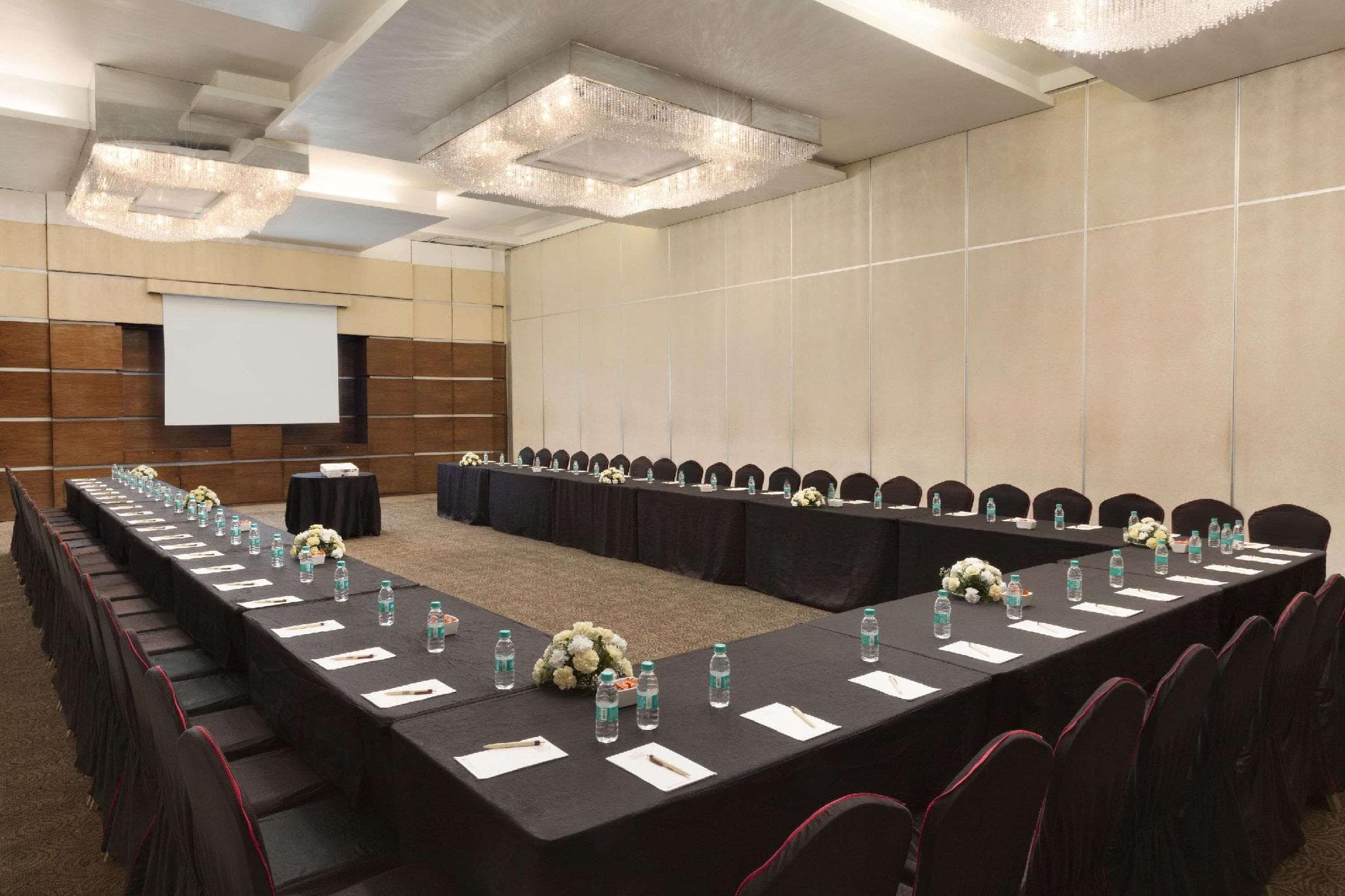 Ramada by Wyndham Powai Hotel & Convention Centre photo 4