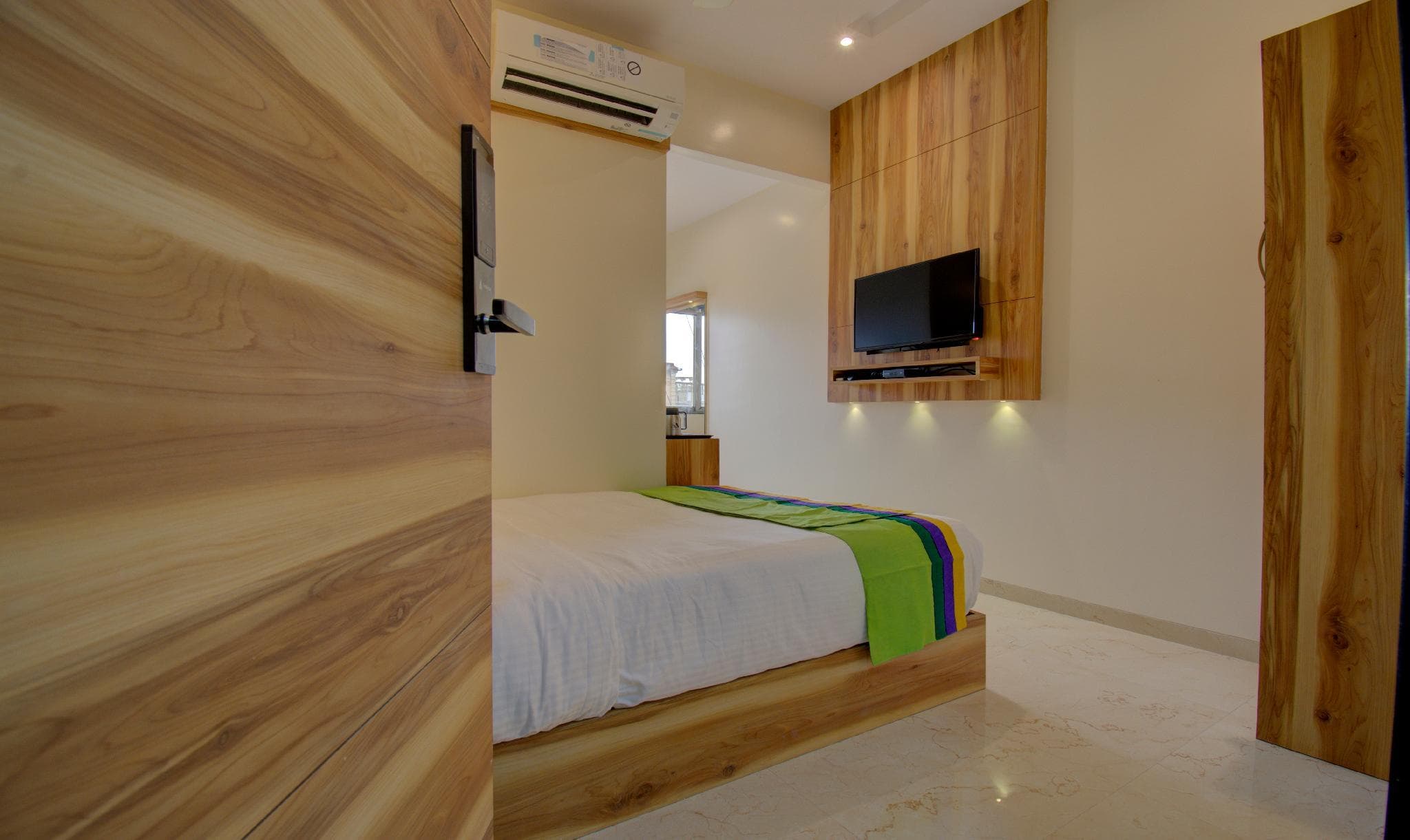 Hotel Amisha International photo 2
