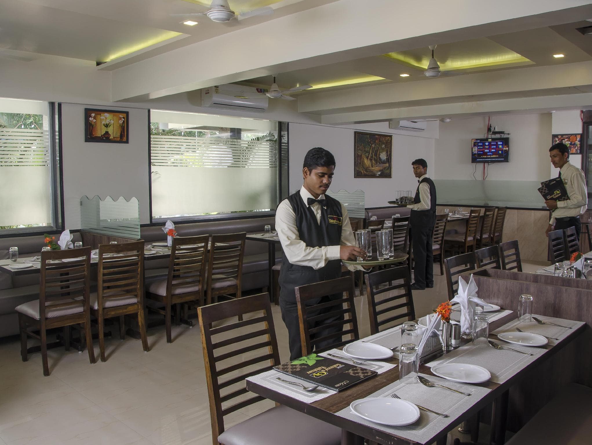 Hotel Galaxys Vaibhav photo 4