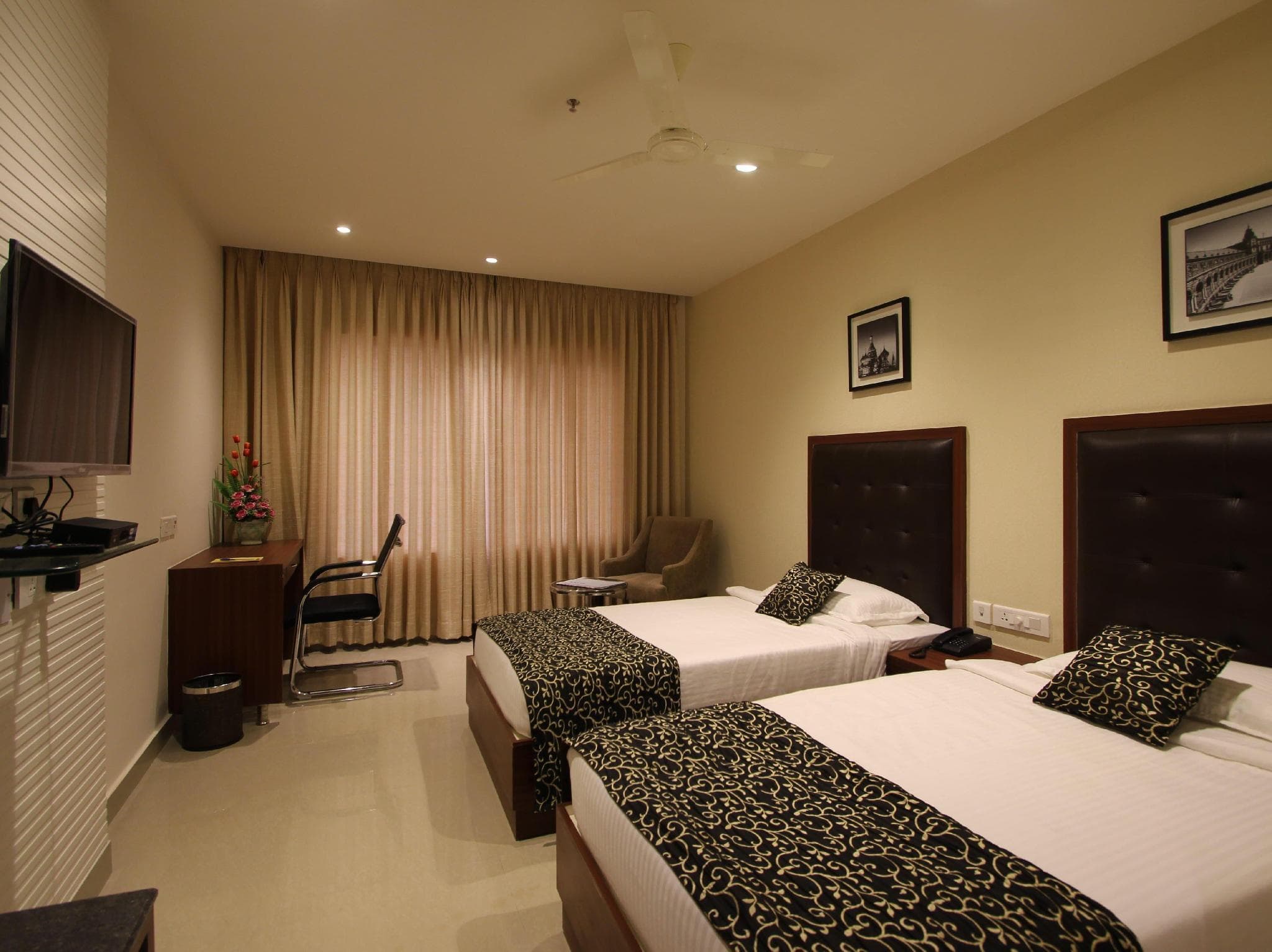 Hotel Hyderabad Grand photo 2