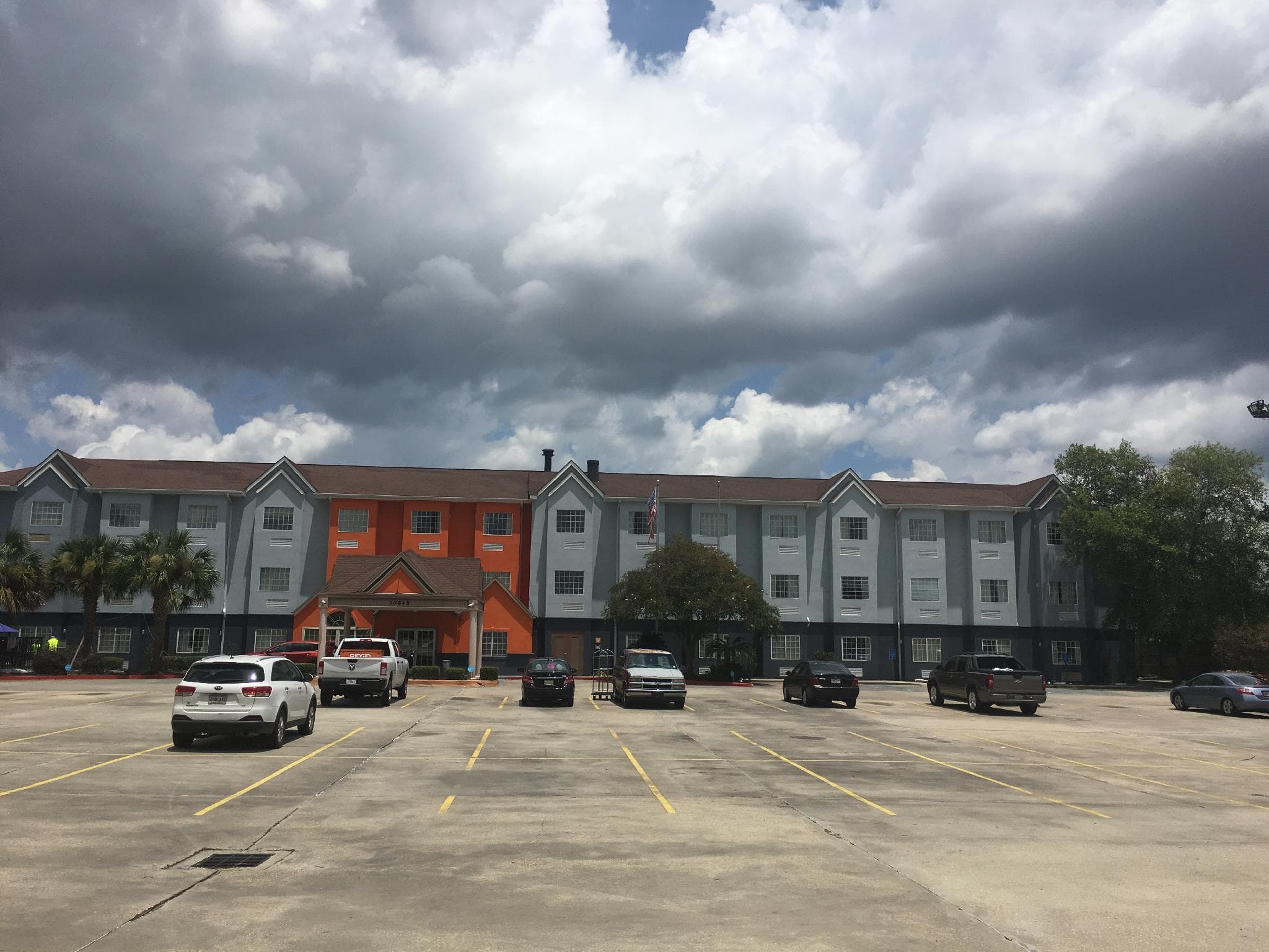 Trident Inn and Suites photo 3