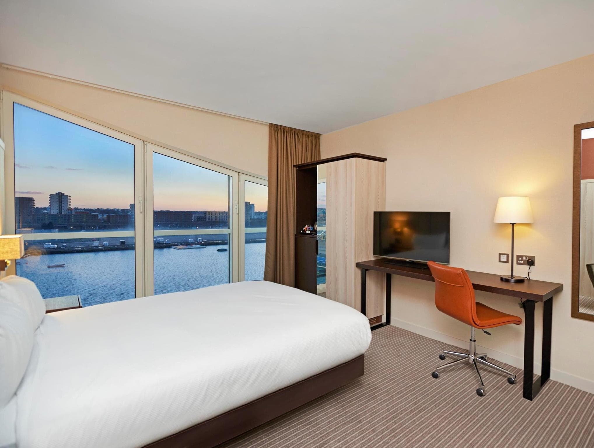 DoubleTree by Hilton London Excel photo 5