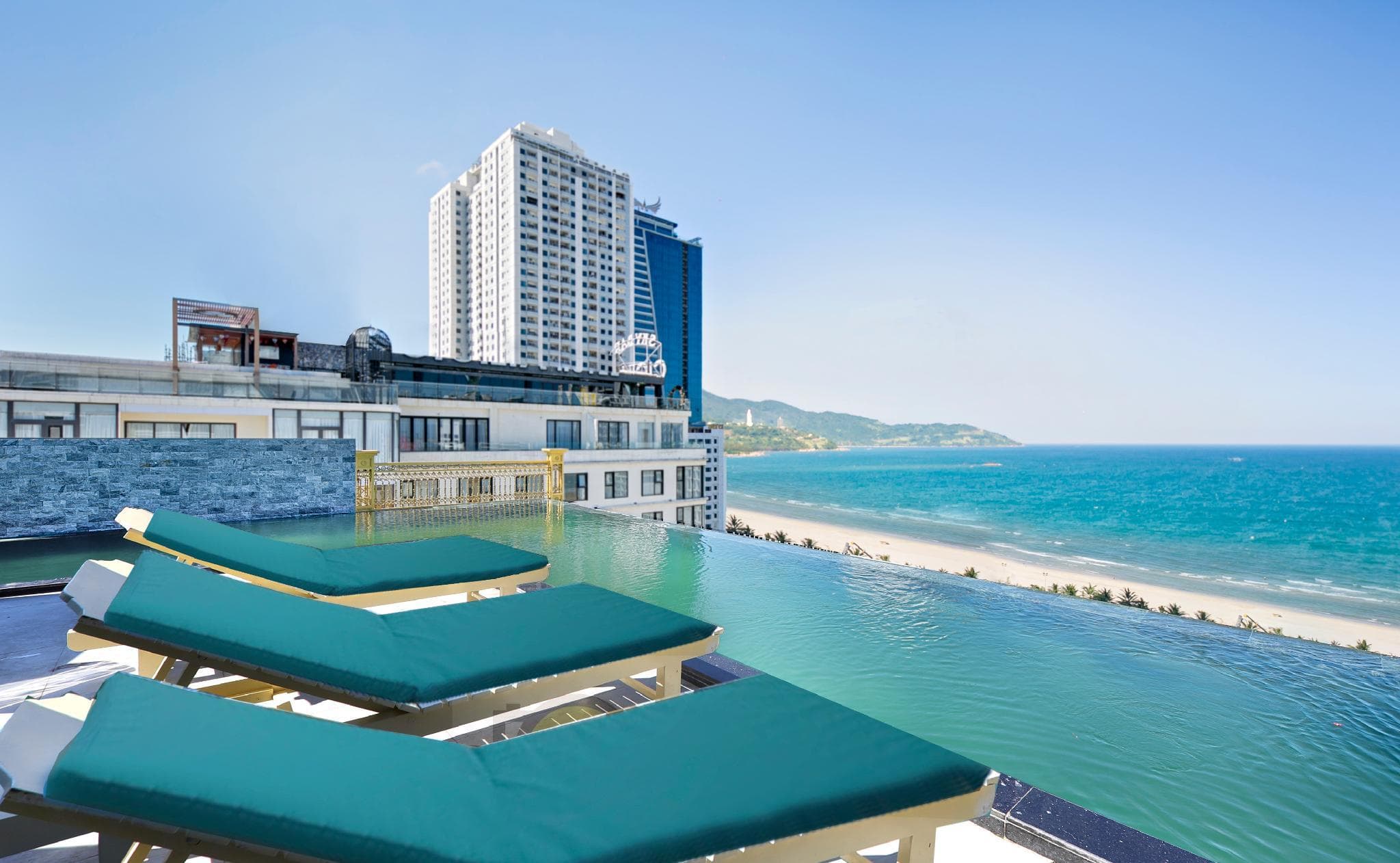 Santa Luxury Hotel Da Nang - Complimentary Afternoon Tea photo 4