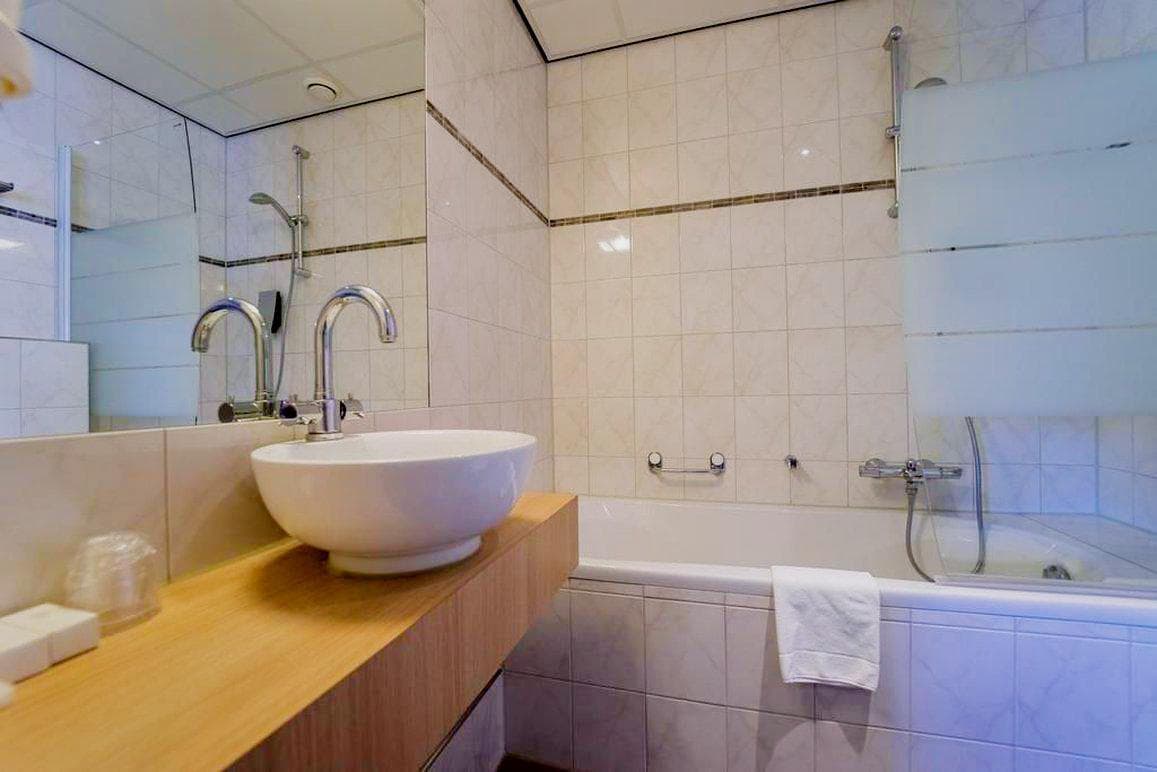 Queen Hotel photo 2