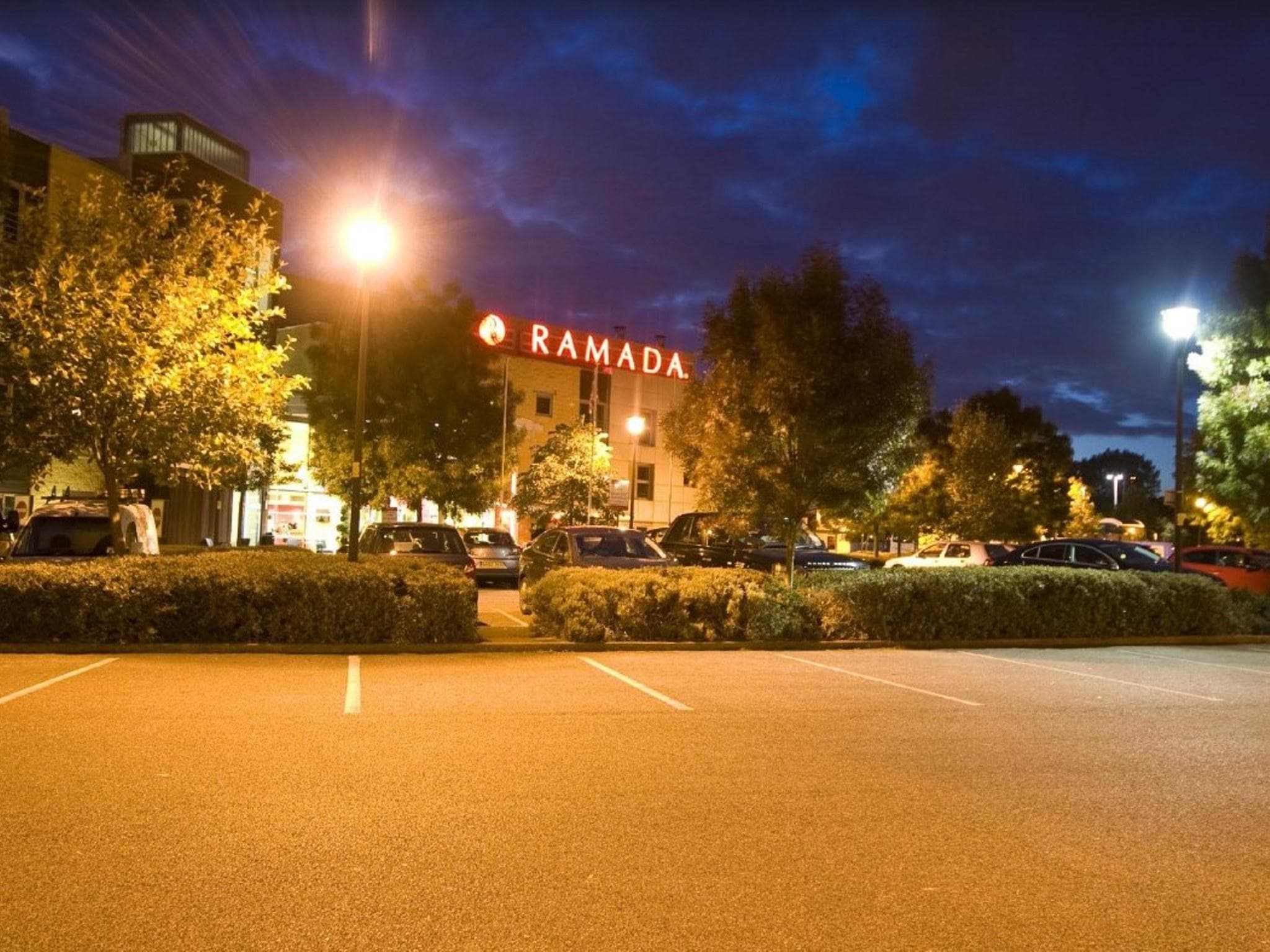 Ramada by Wyndham London North M1 photo 4