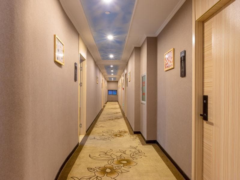 Shell Hotel Shanghai Oriental Pearl Tower Century Avenue Metro Station photo 4