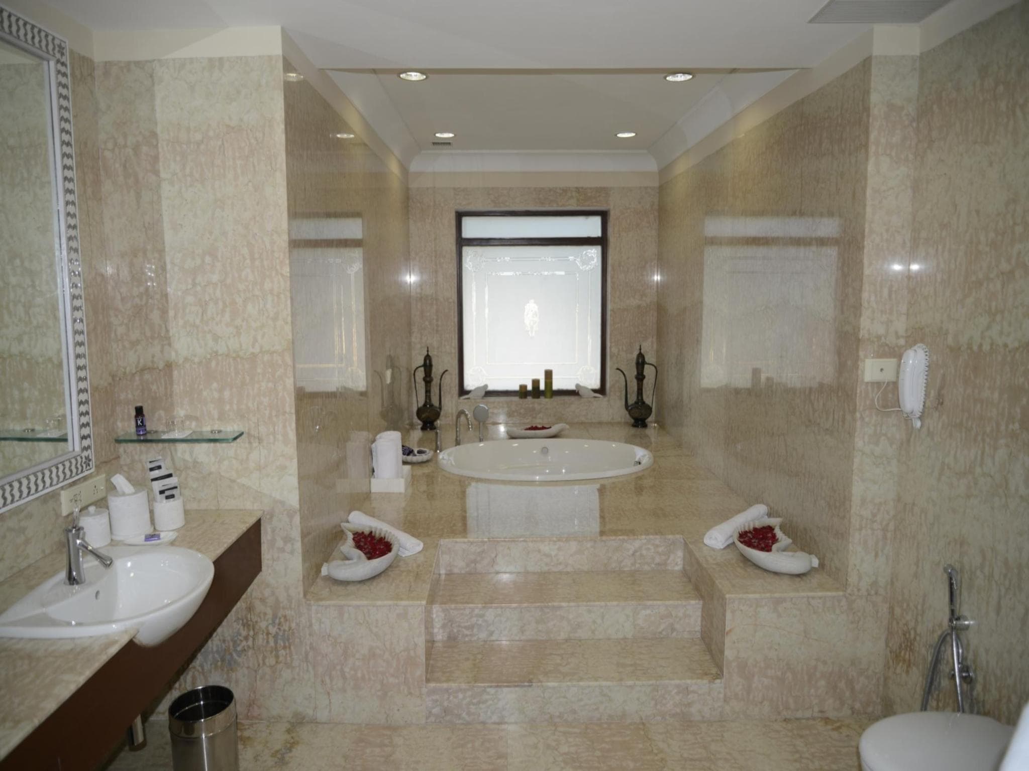 The LaLiT Laxmi Vilas Palace Udaipur Hotel photo 2