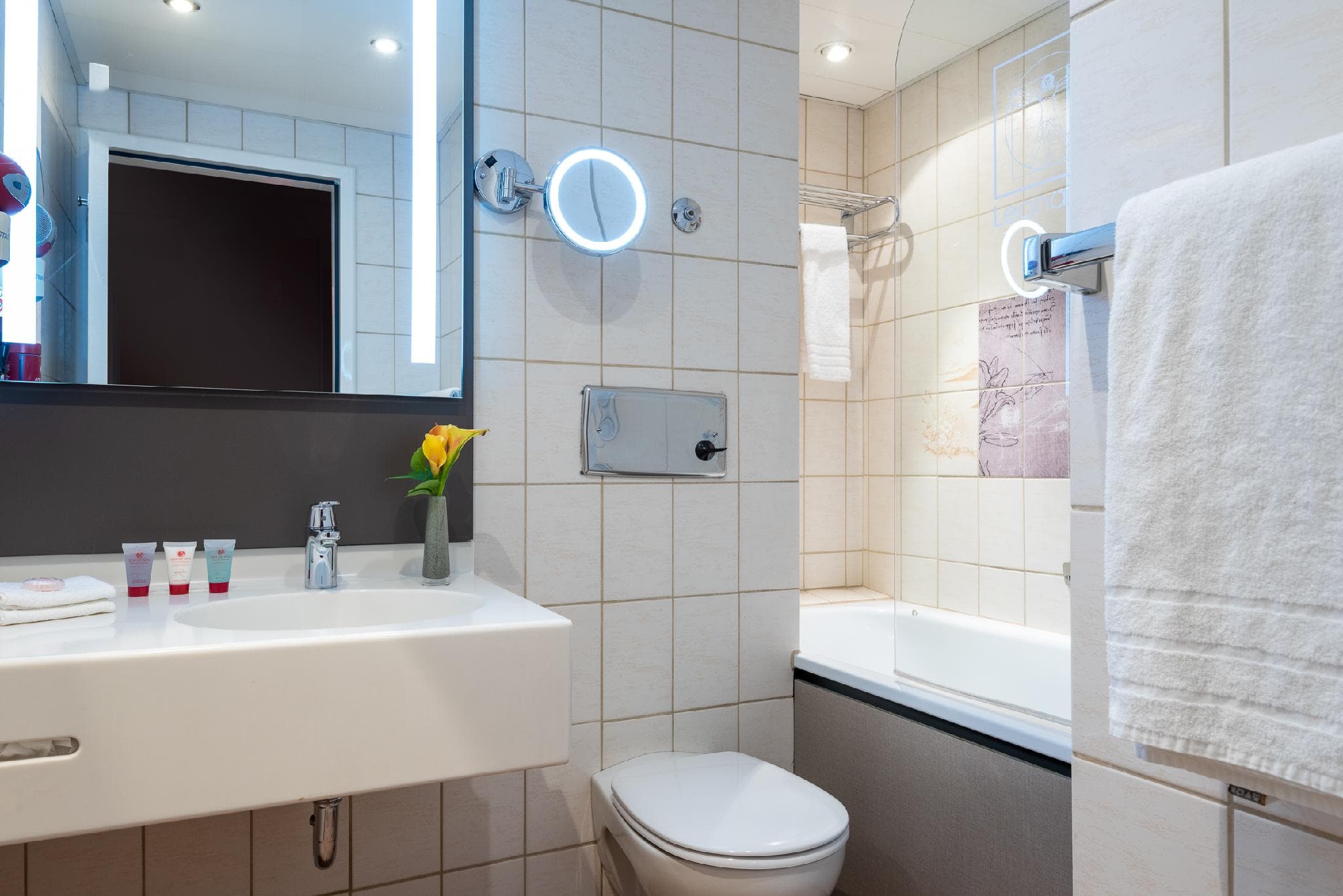 Leonardo Royal Hotel Frankfurt photo 2