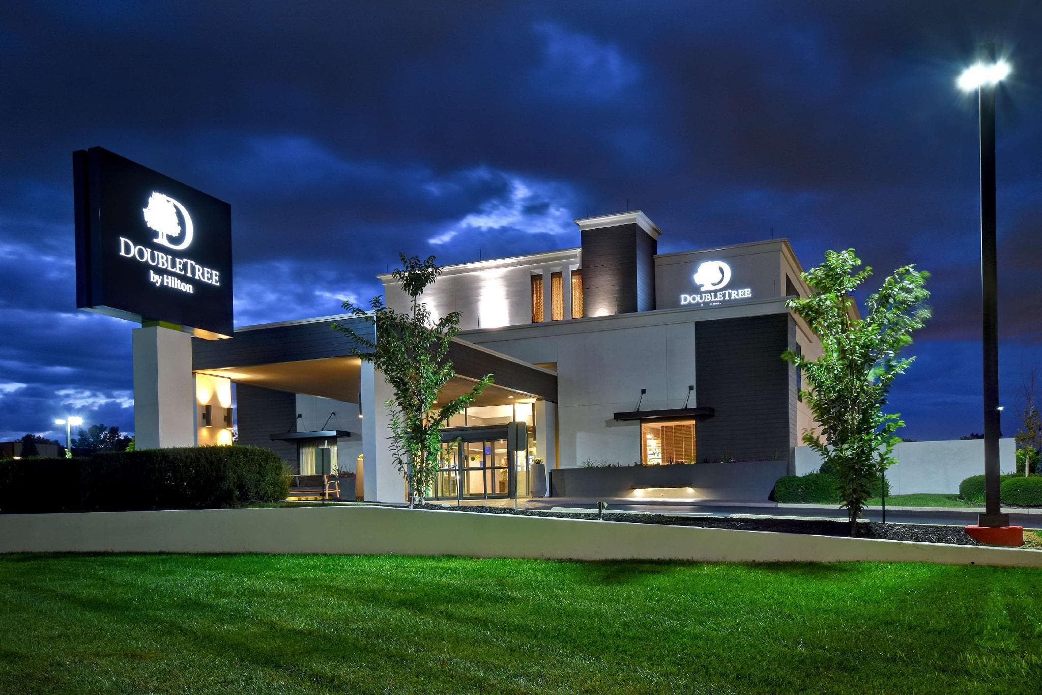 DoubleTree by Hilton St. Louis Airport photo 3