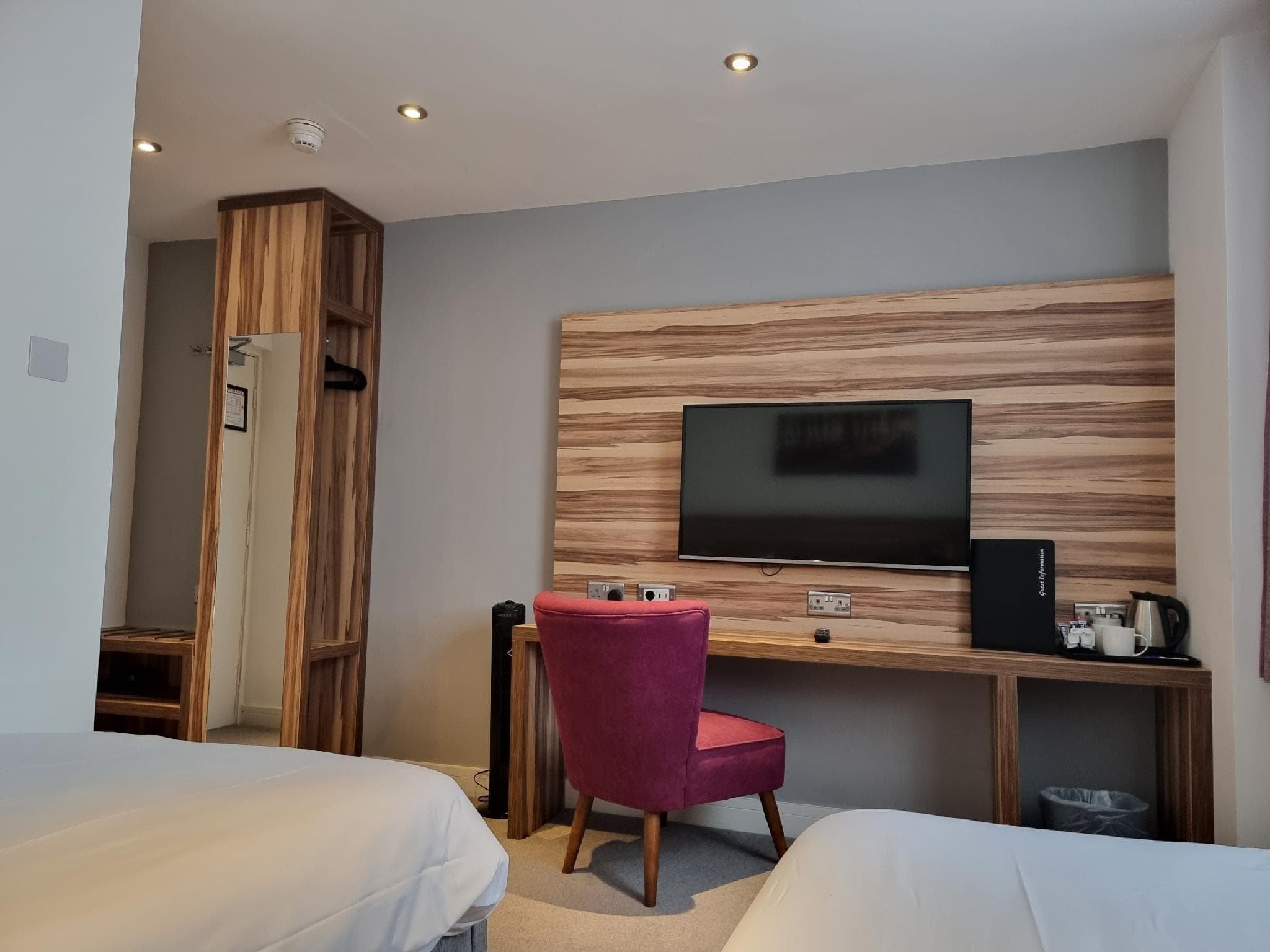 Escape Hotel photo 5