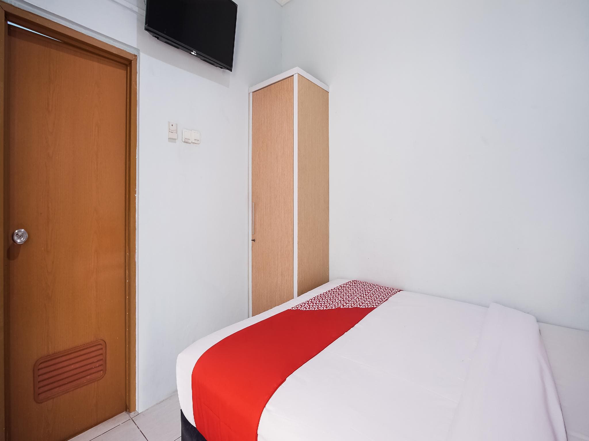 OYO 3788 Bellinn Kost Exclusive photo 2